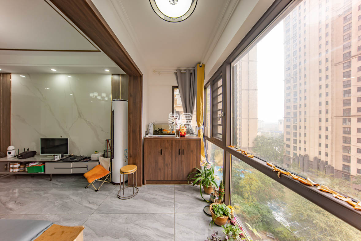 洋湖时代  3室2厅1卫    78.8万 洋湖时代  3室2厅1卫    78.8万阳台