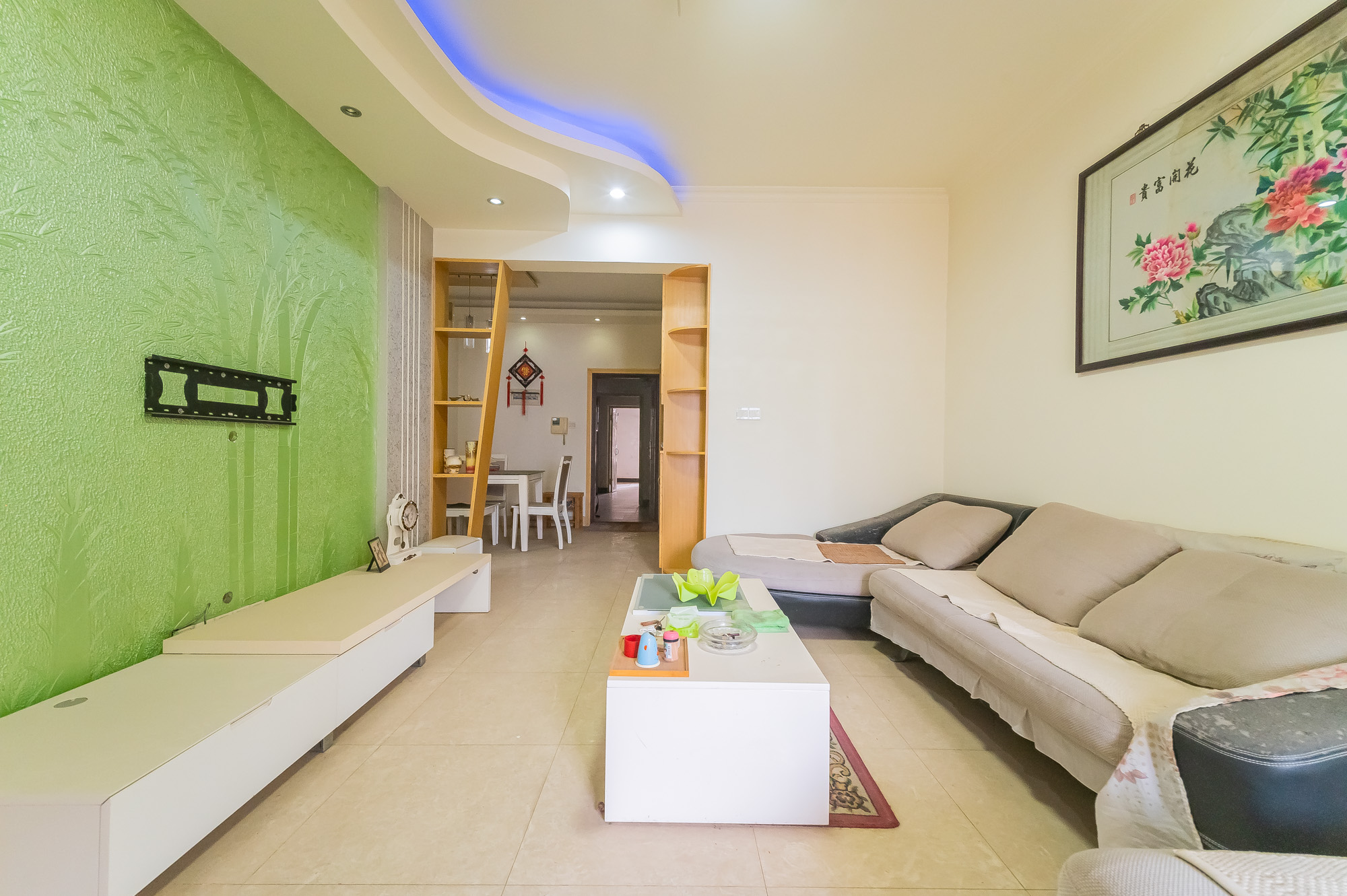 爱琴海岸 3室2厅1卫 52.0万 爱琴海岸 3室2厅1卫 52.0万客厅