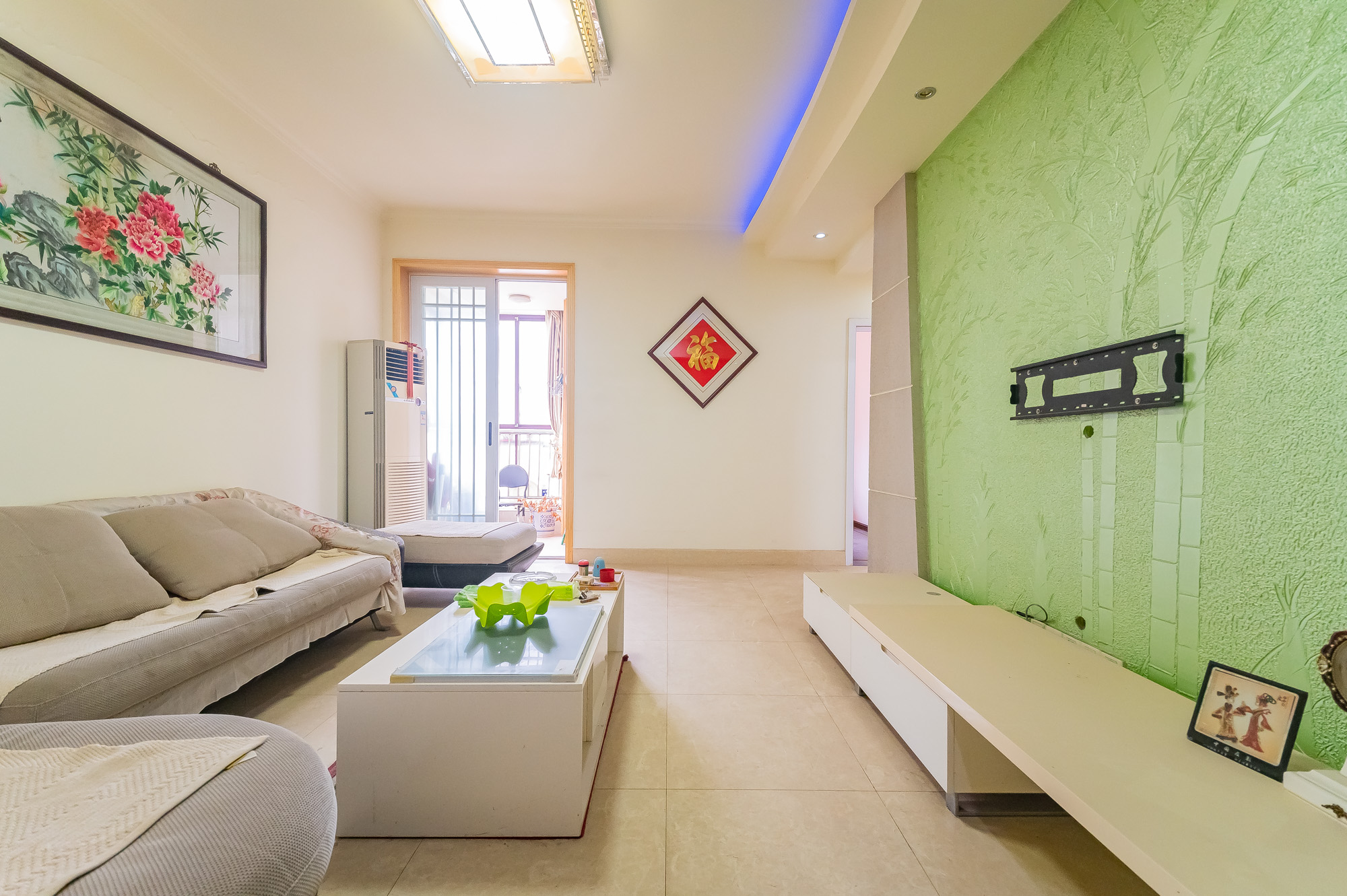 爱琴海岸 3室2厅1卫 52.0万 爱琴海岸 3室2厅1卫 52.0万客厅