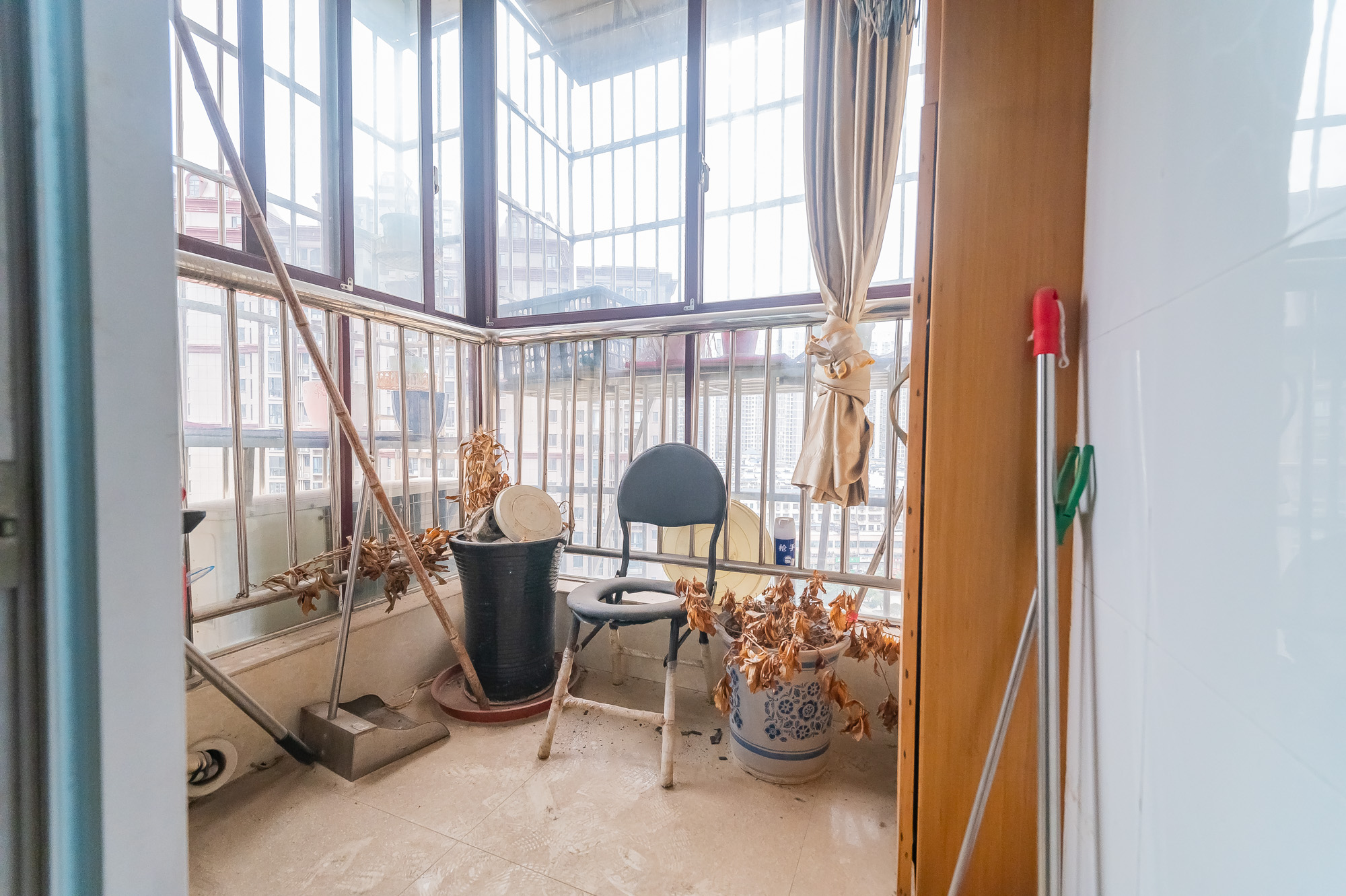 爱琴海岸 3室2厅1卫 52.0万 爱琴海岸 3室2厅1卫 52.0万阳台