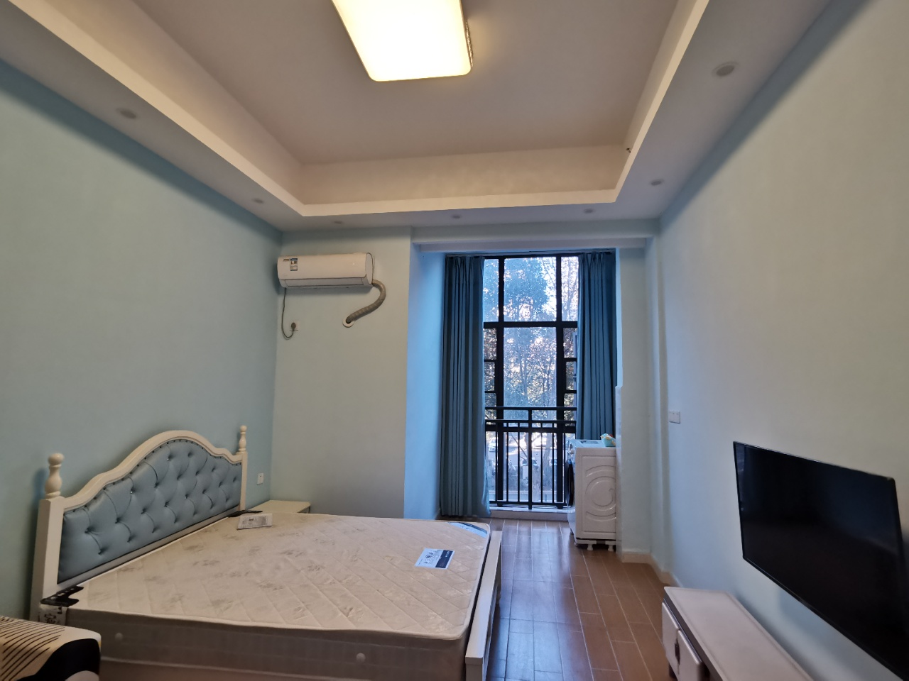 裕天国际商汇中心 1室1厅1卫 1400.0元/月 裕天国际商汇中心 1室1厅1卫 1400.0元/月室内图