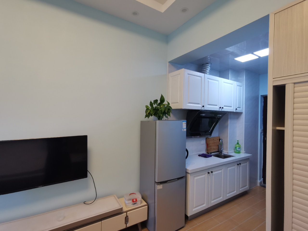 裕天国际商汇中心 1室1厅1卫 1400.0元/月 裕天国际商汇中心 1室1厅1卫 1400.0元/月室内图