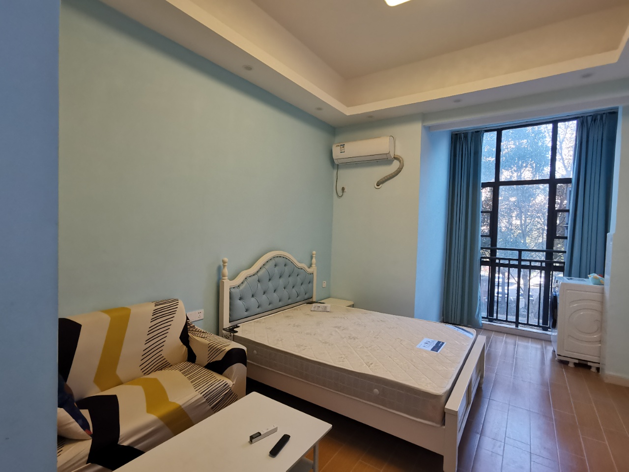 裕天国际商汇中心 1室1厅1卫 1400.0元/月 裕天国际商汇中心 1室1厅1卫 1400.0元/月室内图