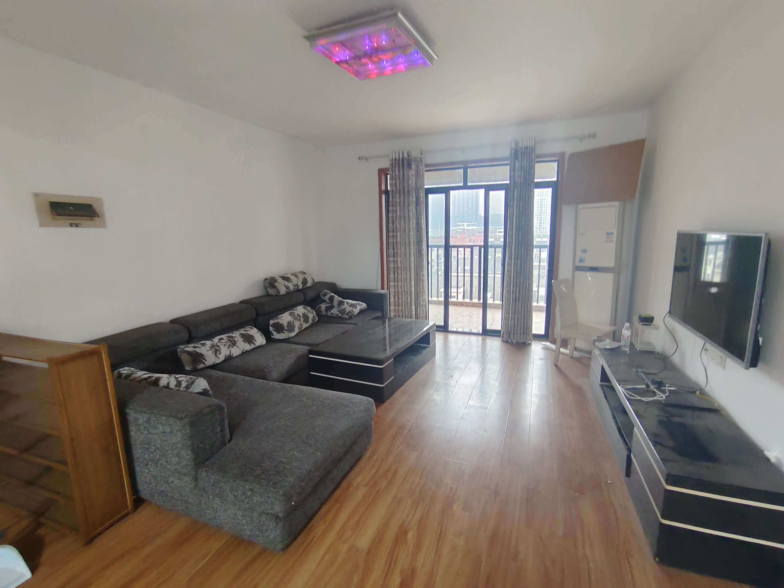 三江花中城 4室2厅2卫 3000.0元/月 三江花中城 4室2厅2卫 3000.0元/月室内图