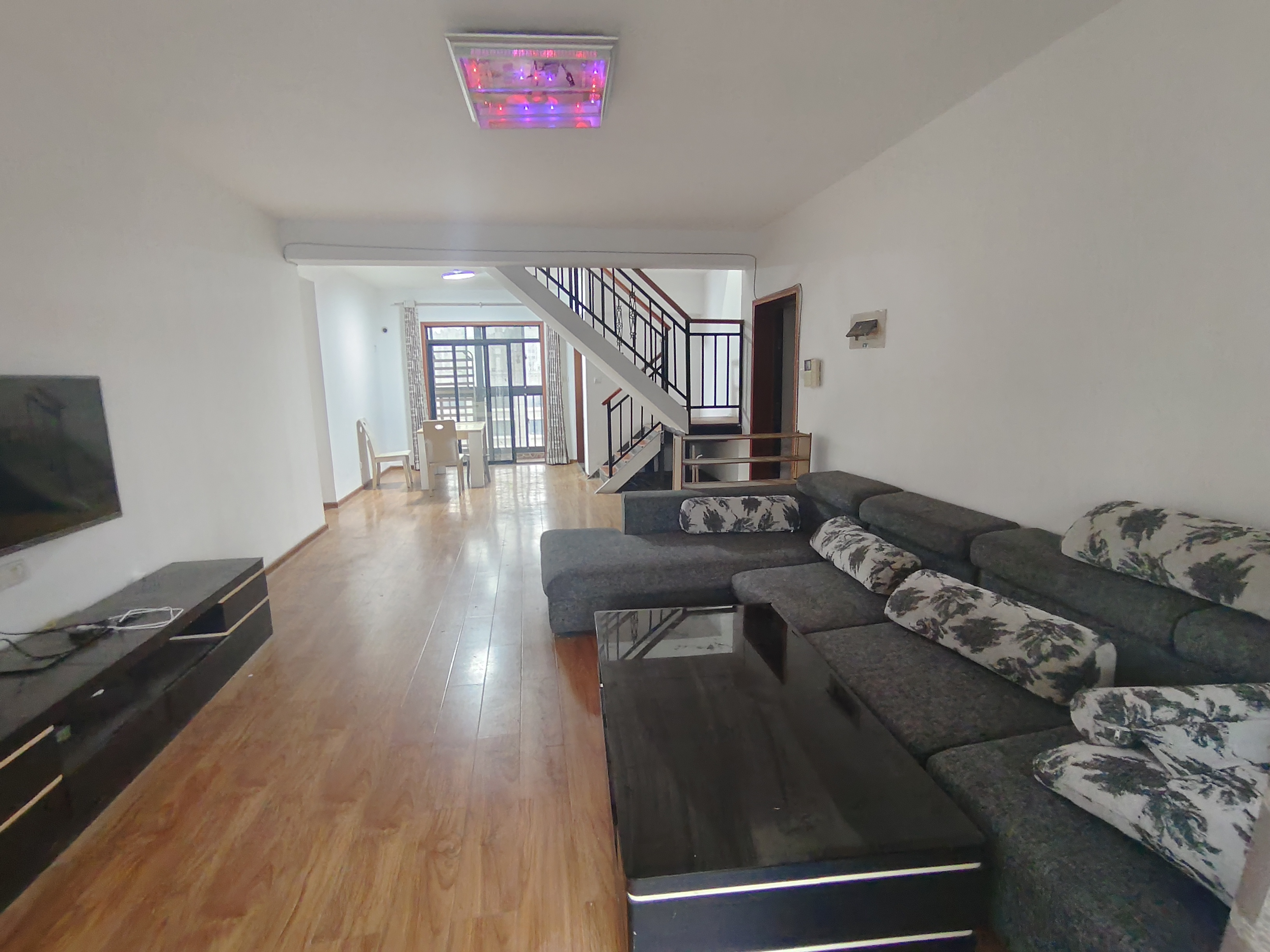 三江花中城 4室2厅2卫 3000.0元/月 三江花中城 4室2厅2卫 3000.0元/月室内图