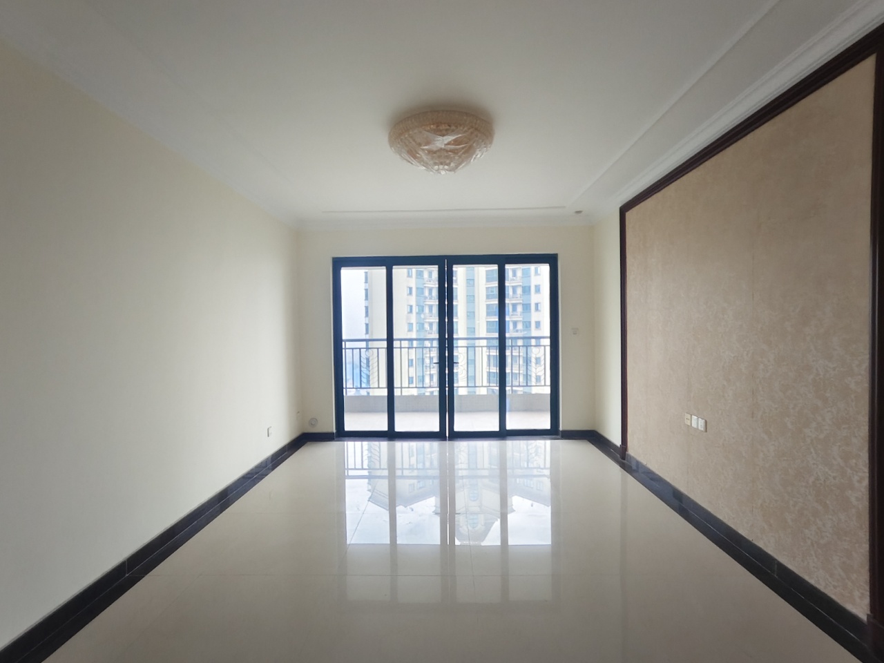 株洲恒大名都 1室2厅2卫 80.0万 株洲恒大名都 1室2厅2卫 80.0万室内图