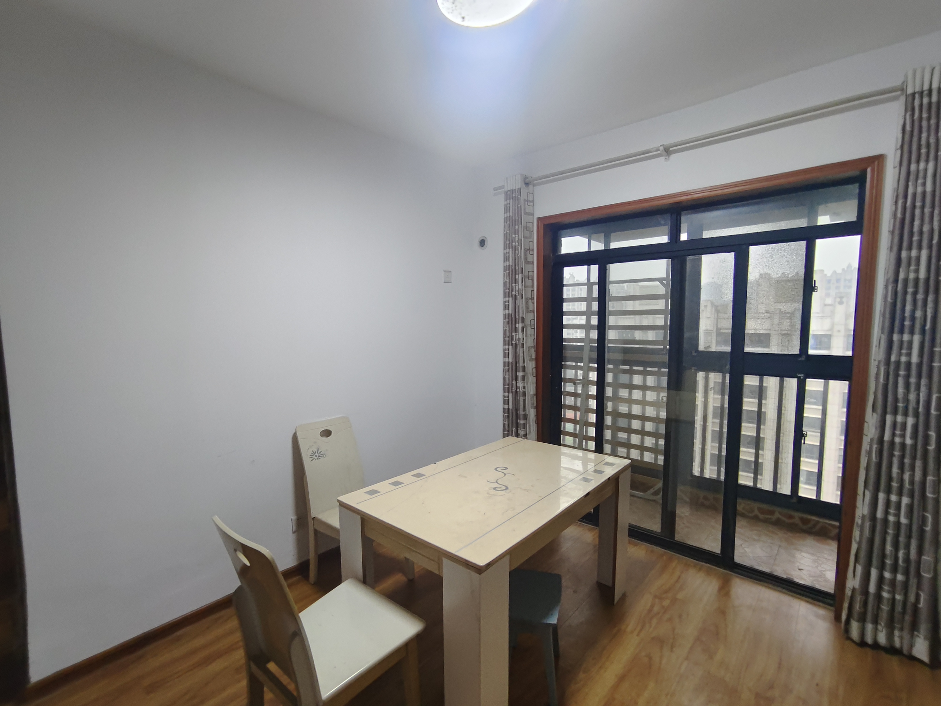 三江花中城 4室2厅2卫 3000.0元/月 三江花中城 4室2厅2卫 3000.0元/月室内图