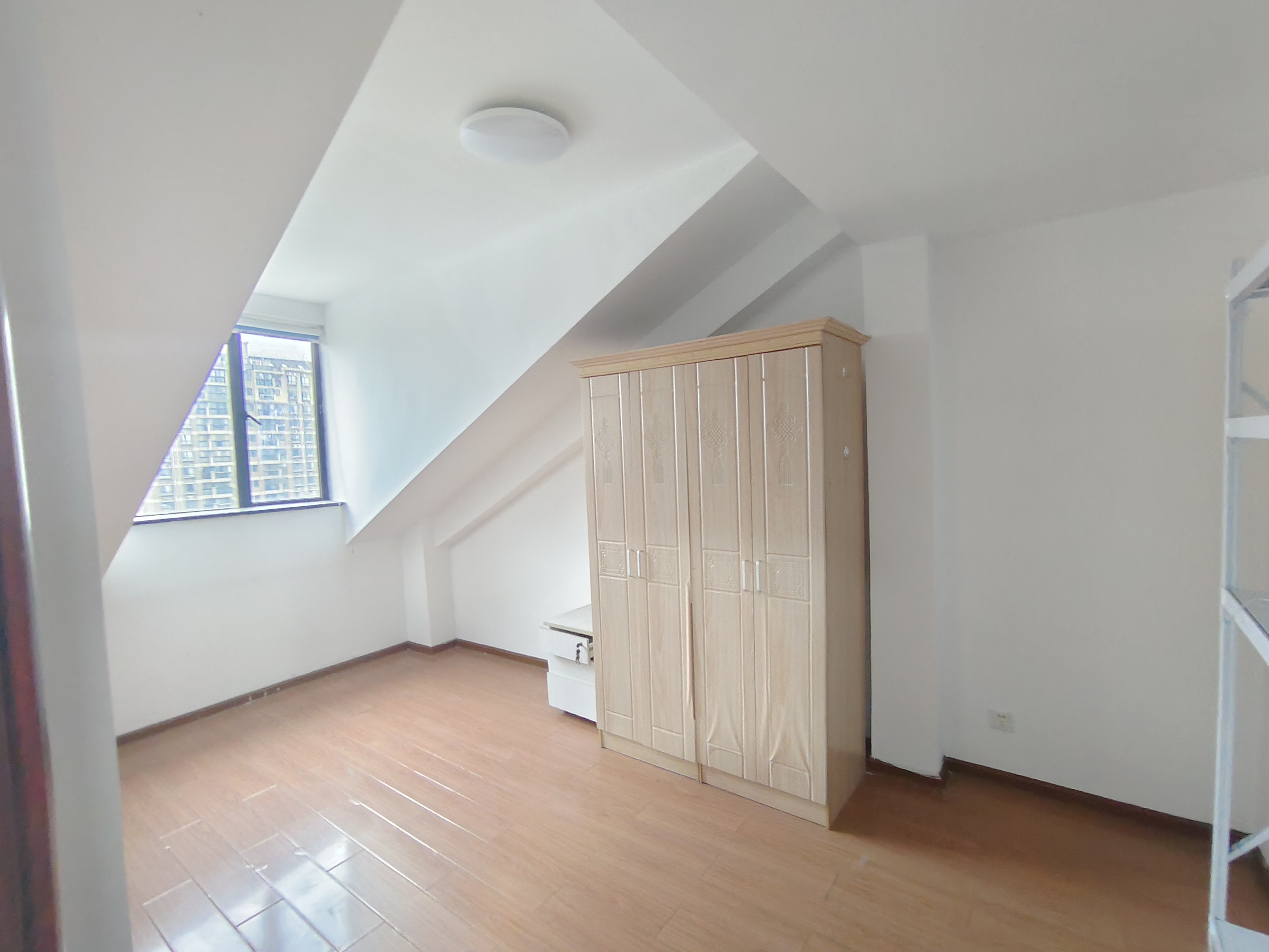 三江花中城 4室2厅2卫 3000.0元/月 三江花中城 4室2厅2卫 3000.0元/月室内图