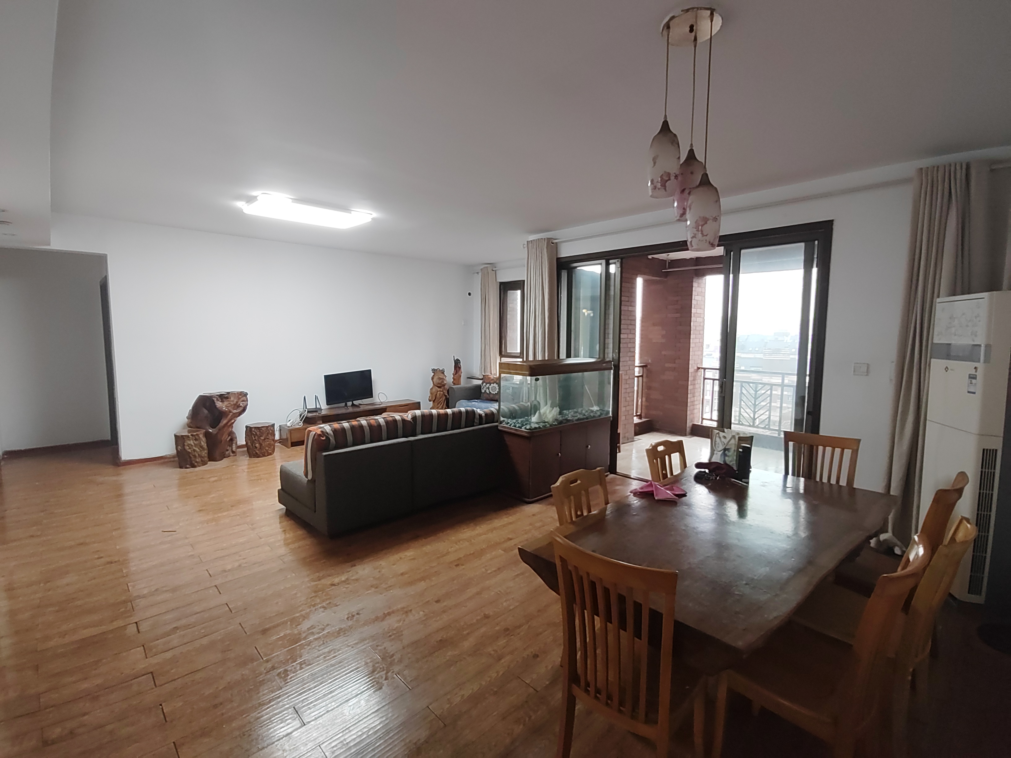 奥林匹克花园 3室2厅1卫 2500.0元/月 奥林匹克花园 3室2厅1卫 2500.0元/月室内图