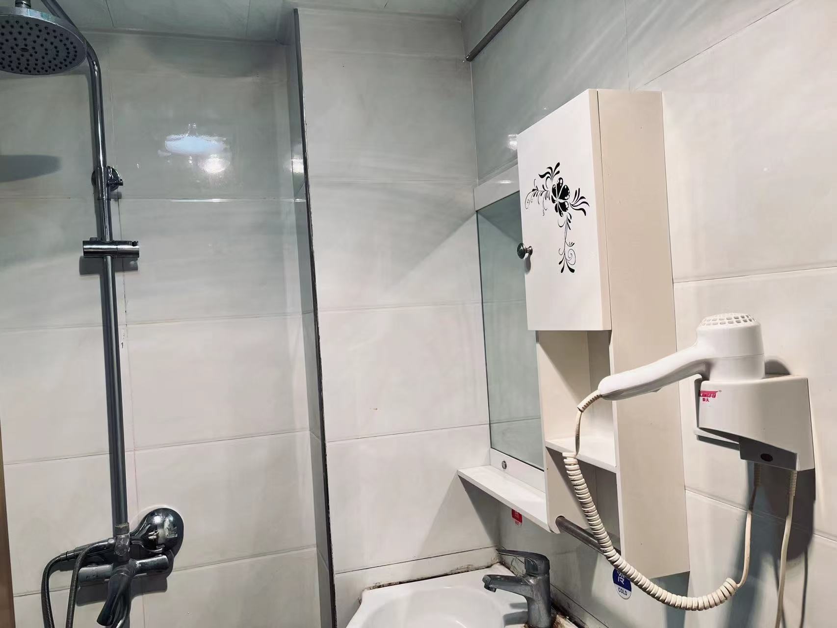 五矿紫湖香醍  1室1厅1卫    1000.0元/月 五矿紫湖香醍  1室1厅1卫    1000.0元/月室内图