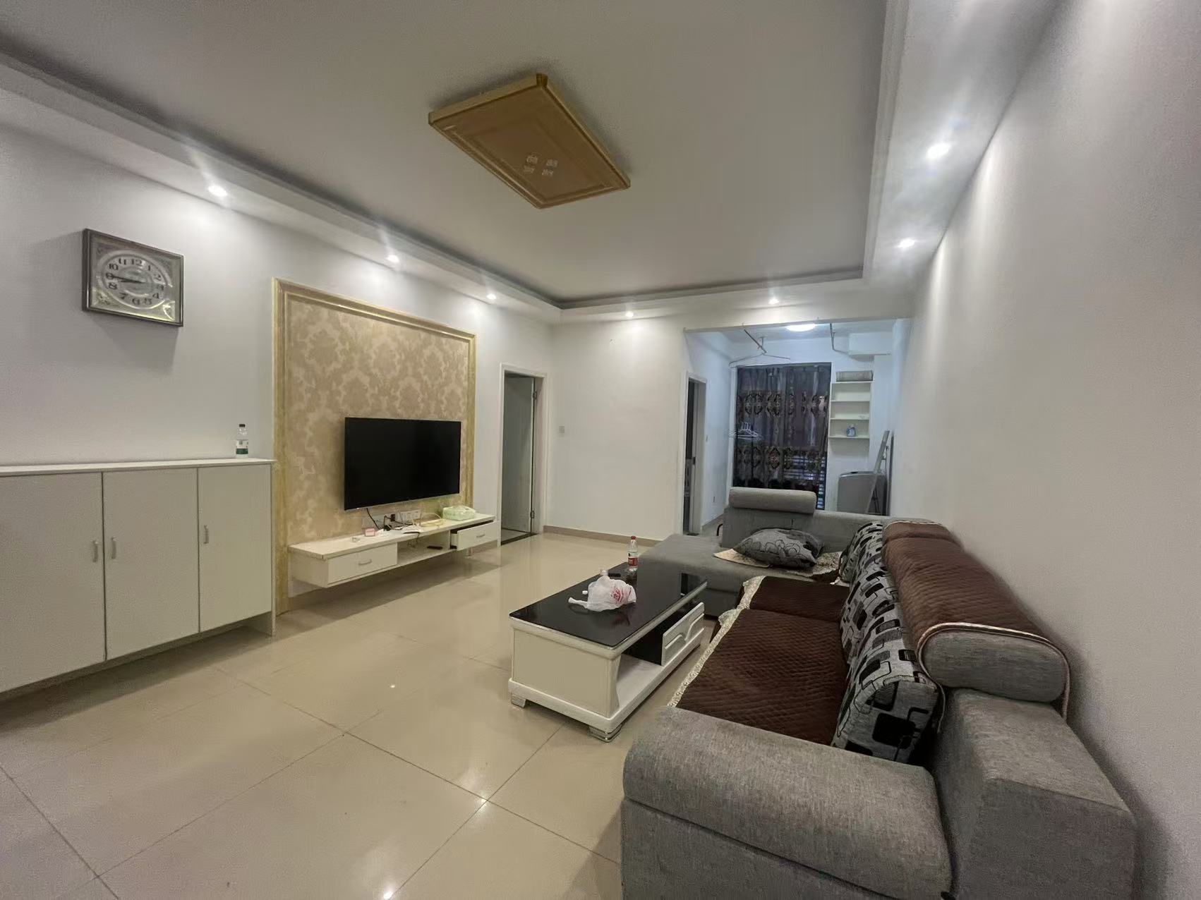 红星国际星城 3室1厅1卫 2000.0元/月 红星国际星城 3室1厅1卫 2000.0元/月室内图