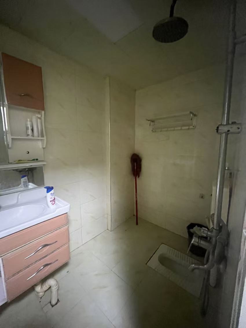 红星国际星城 3室1厅1卫 2000.0元/月 红星国际星城 3室1厅1卫 2000.0元/月室内图