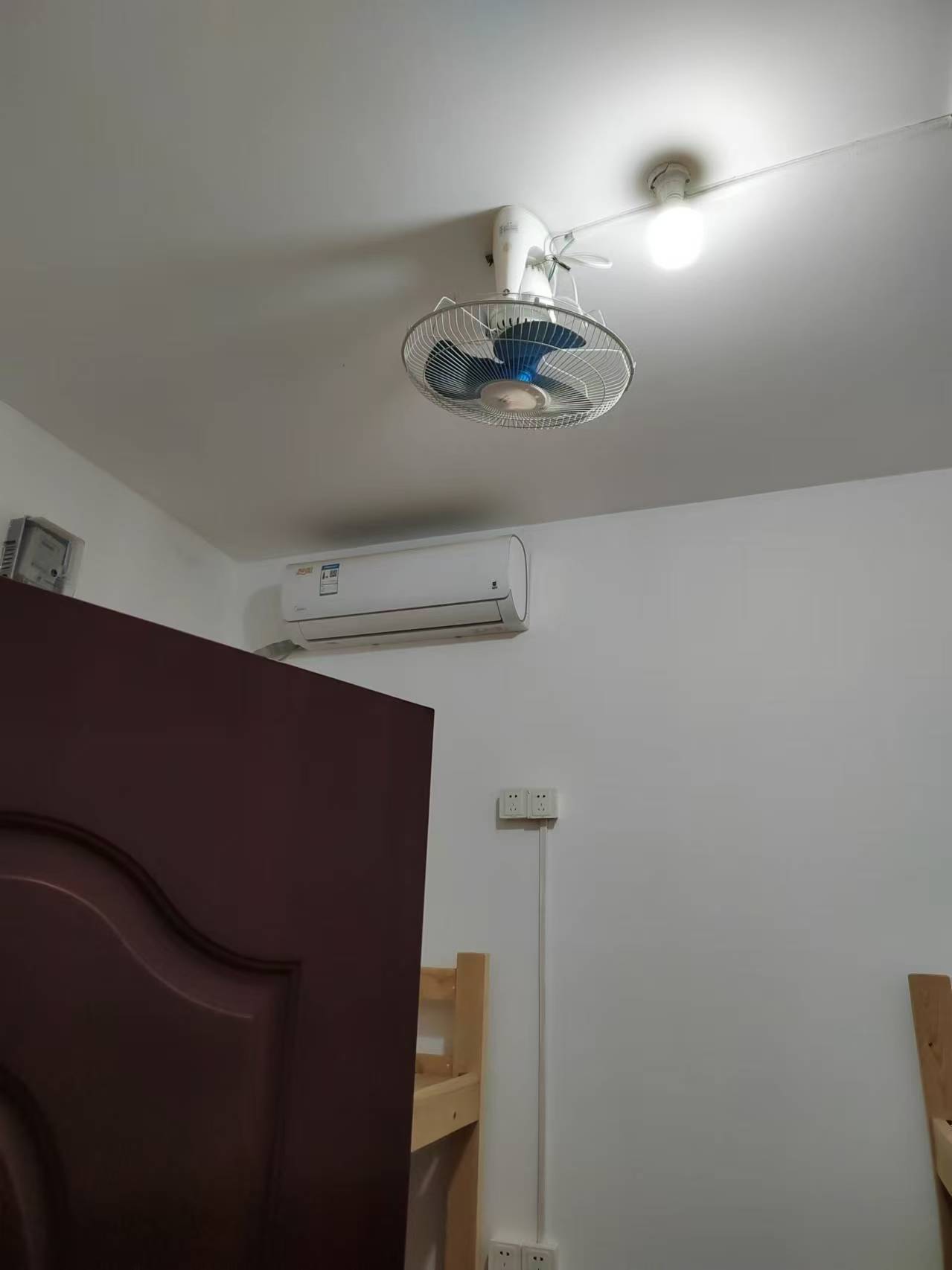 中南红领邦（红星嘉和苑）  1室2厅1卫   2100.00元/月室内图