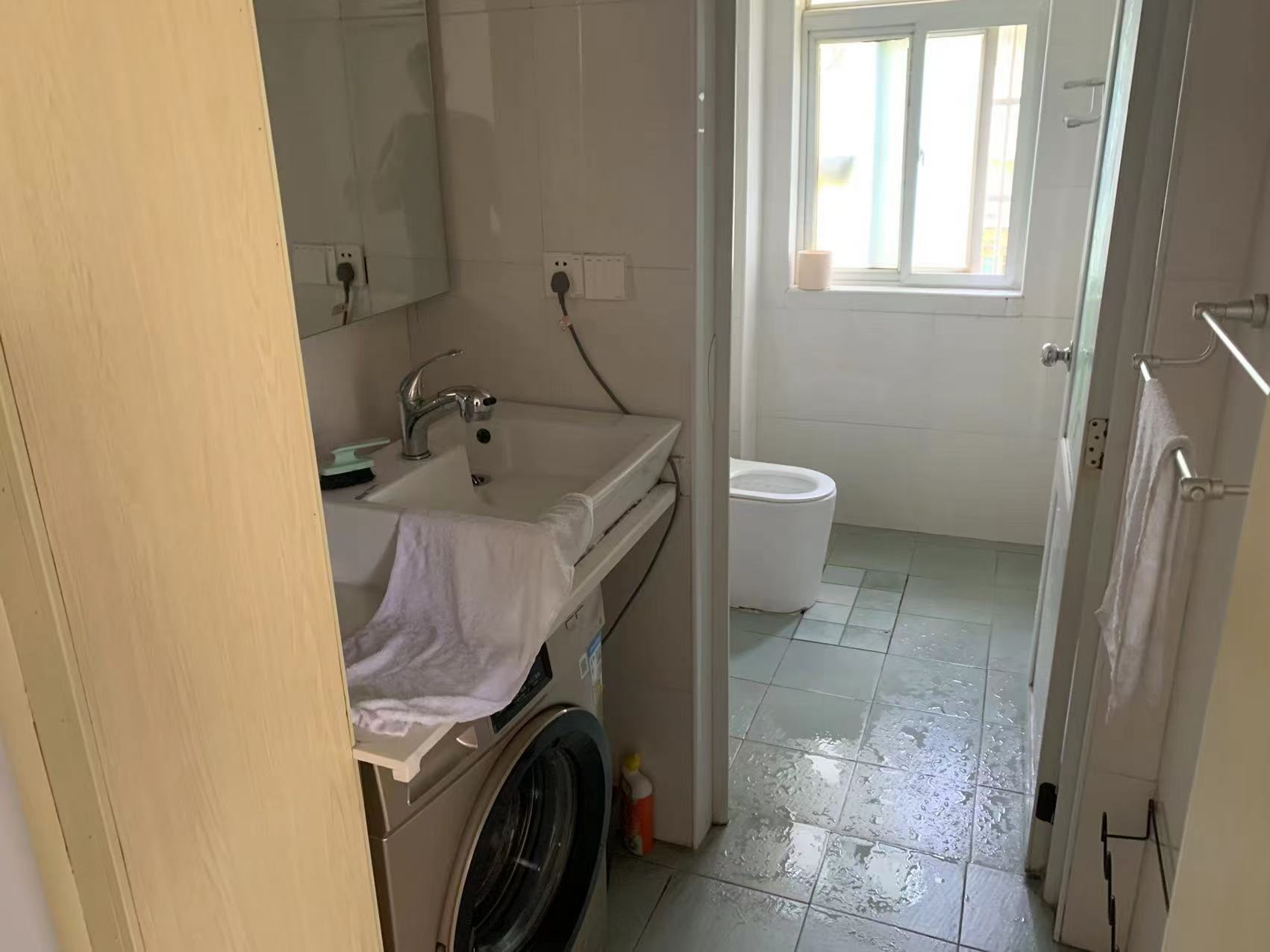 莲花小区 2室2厅1卫 1400.0元/月 莲花小区 2室2厅1卫 1400.0元/月室内图