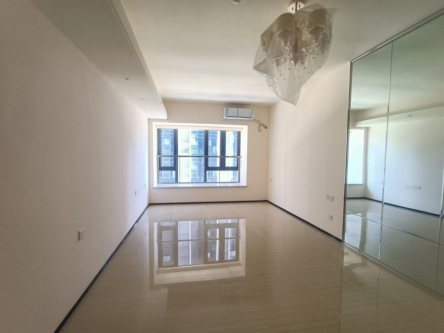 恒大金融广场  1室1厅1卫    3000.0元/月 恒大金融广场  1室1厅1卫    3000.0元/月室内图