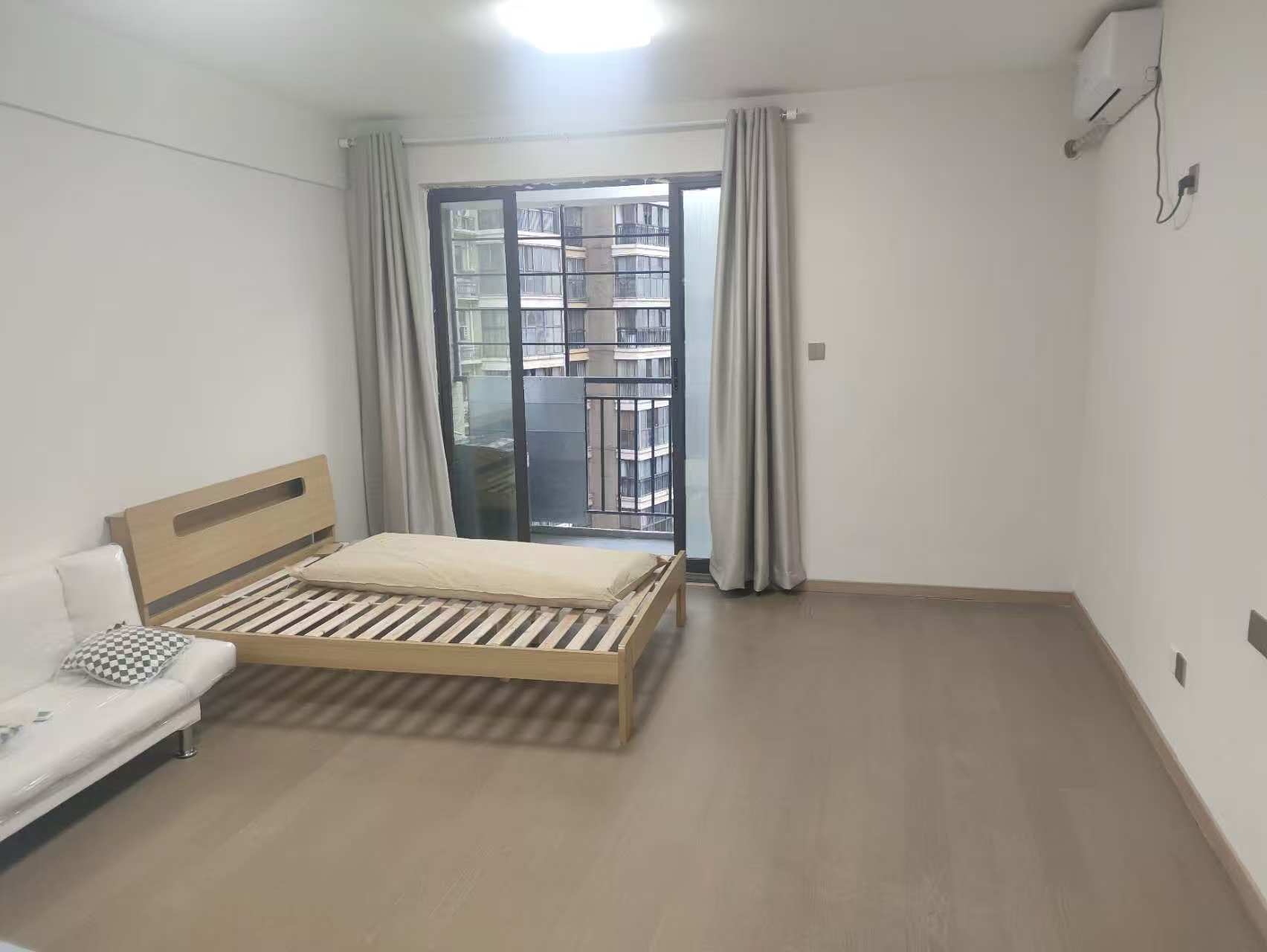 钱隆樽品(一、二、三期) 1室1厅1卫 1400.0元/月 钱隆樽品(一、二、三期) 1室1厅1卫 1400.0元/月室内图