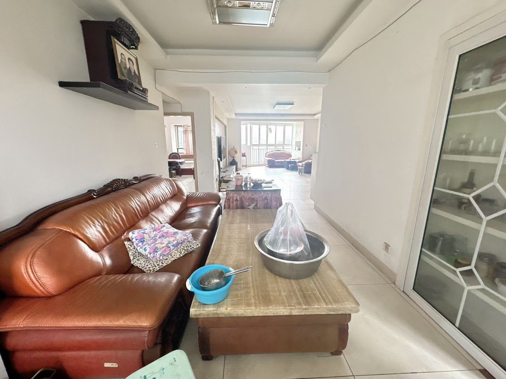 蓝盾景园二期 4室2厅2卫 69.0万 蓝盾景园二期 4室2厅2卫 69.0万室内图