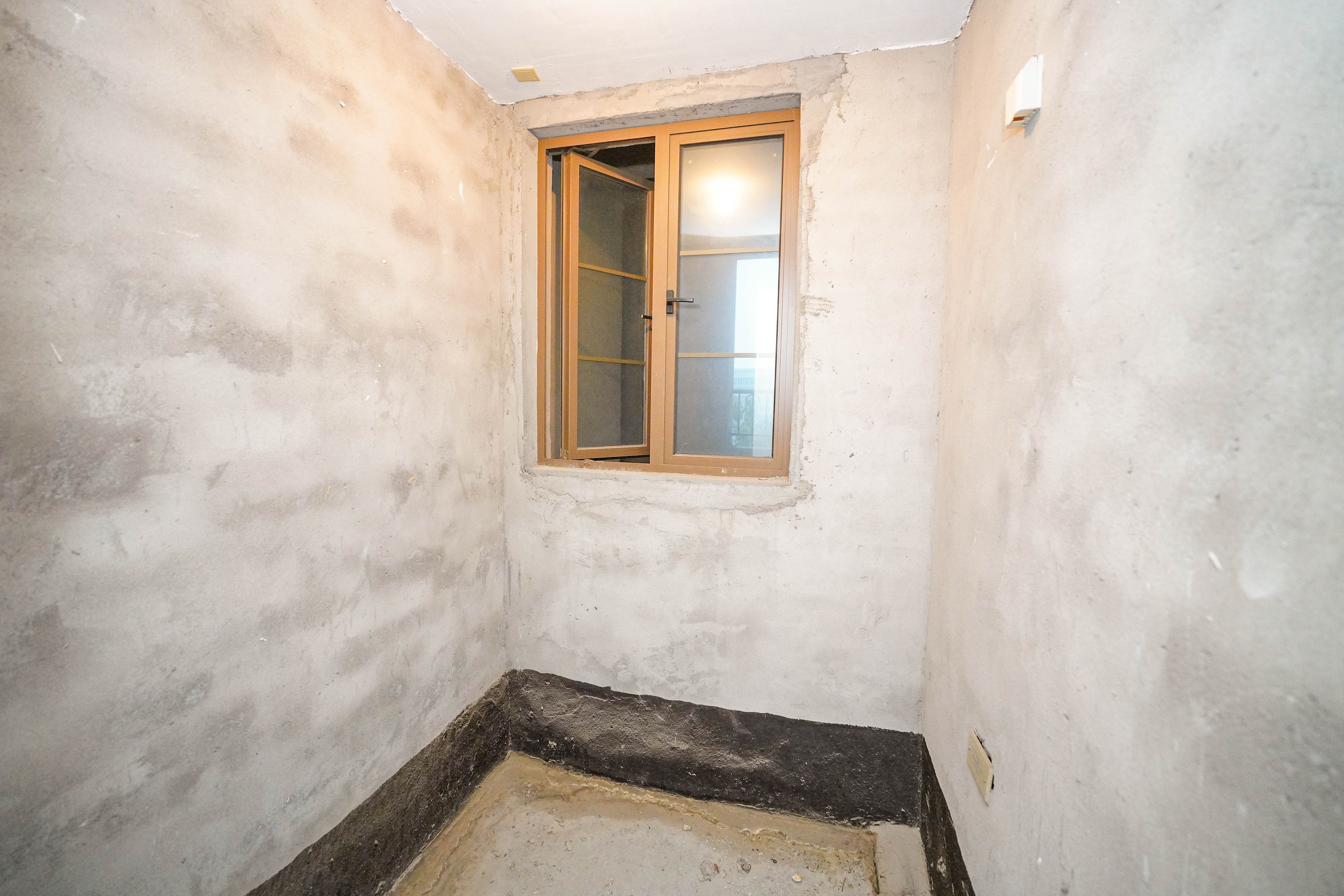 橘郡礼顿山  5室2厅2卫   188.00万其他
