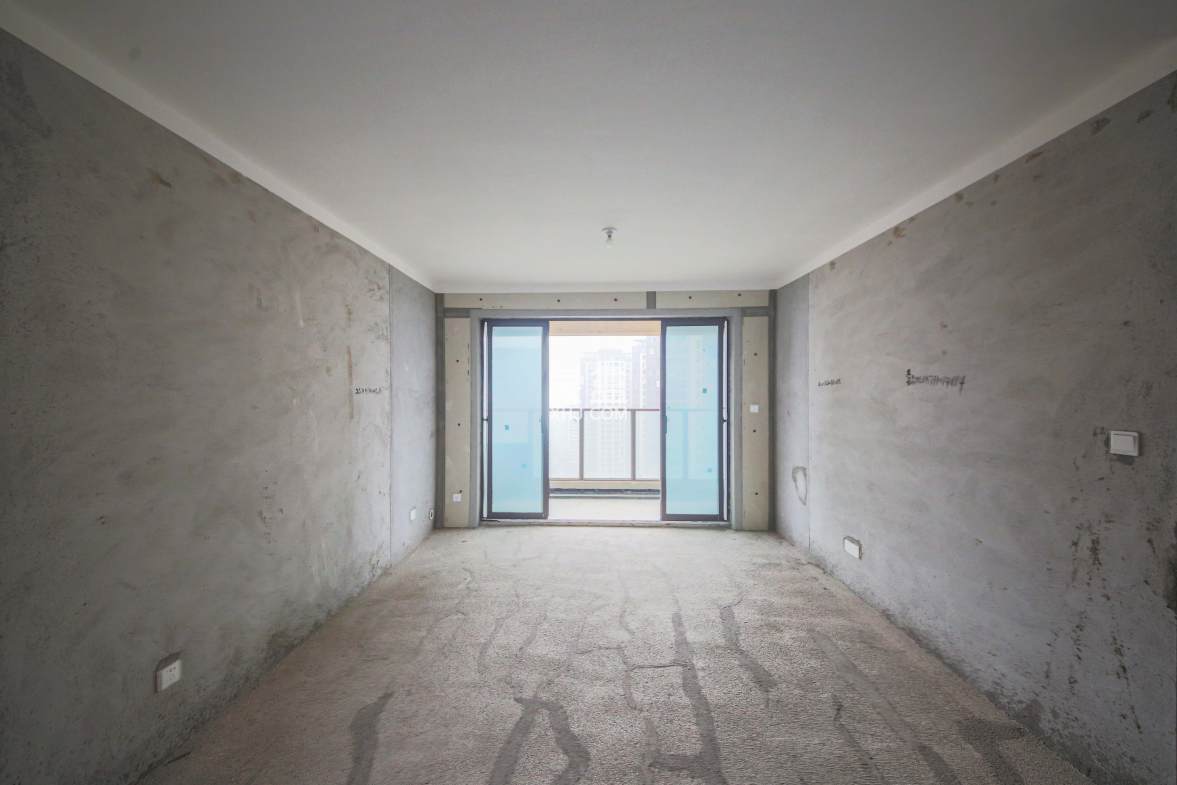 天城国际广场  4室2厅2卫    180.0万 天城国际广场  4室2厅2卫    180.0万客厅