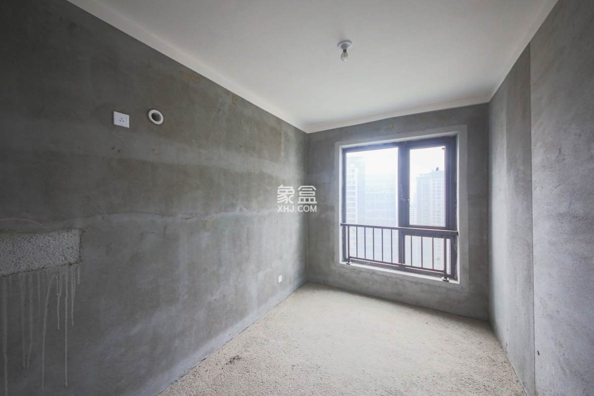 天城国际广场  4室2厅2卫    180.0万 天城国际广场  4室2厅2卫    180.0万卧室