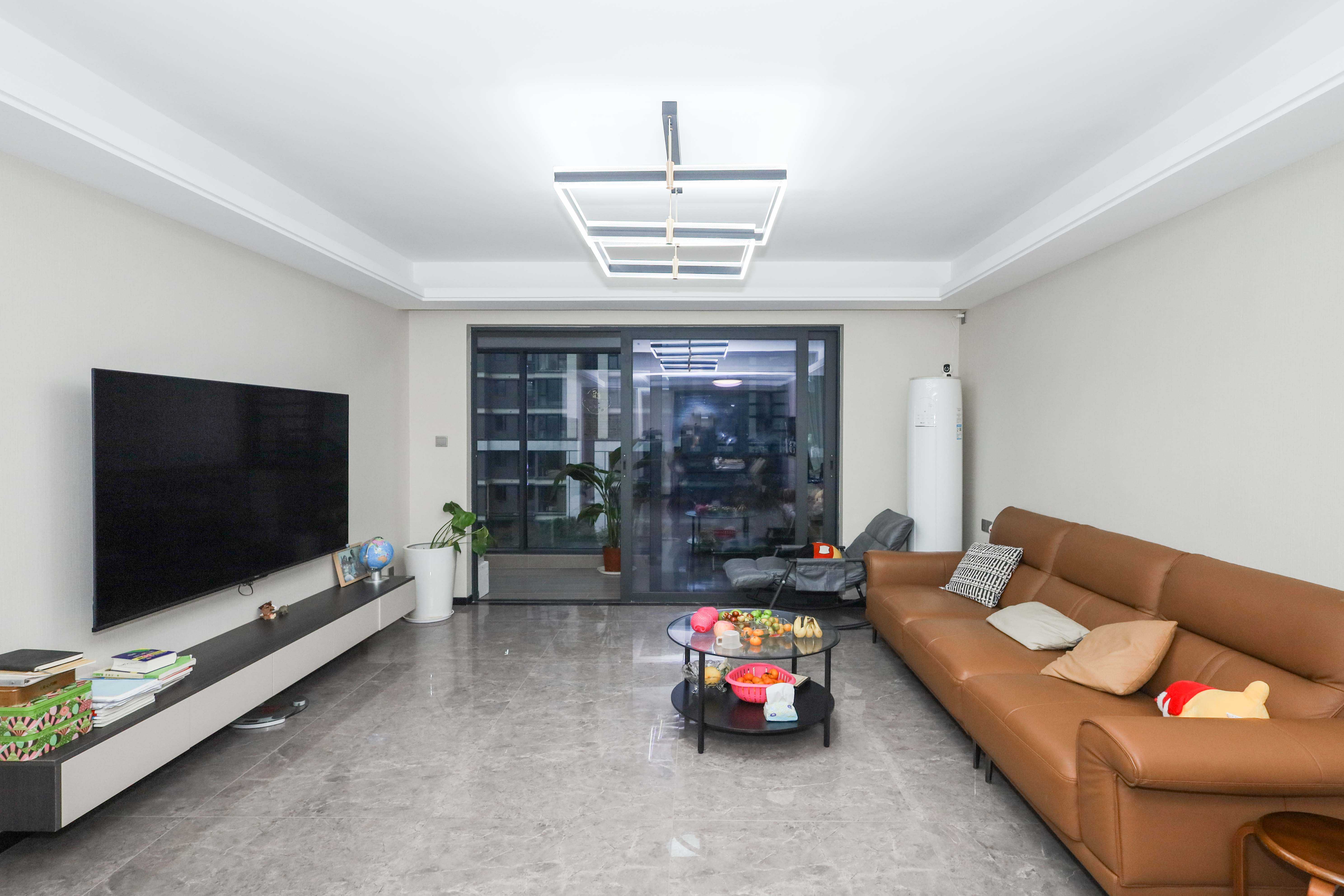 中海阅溪府 4室2厅2卫 220.0万 中海阅溪府 4室2厅2卫 220.0万客厅