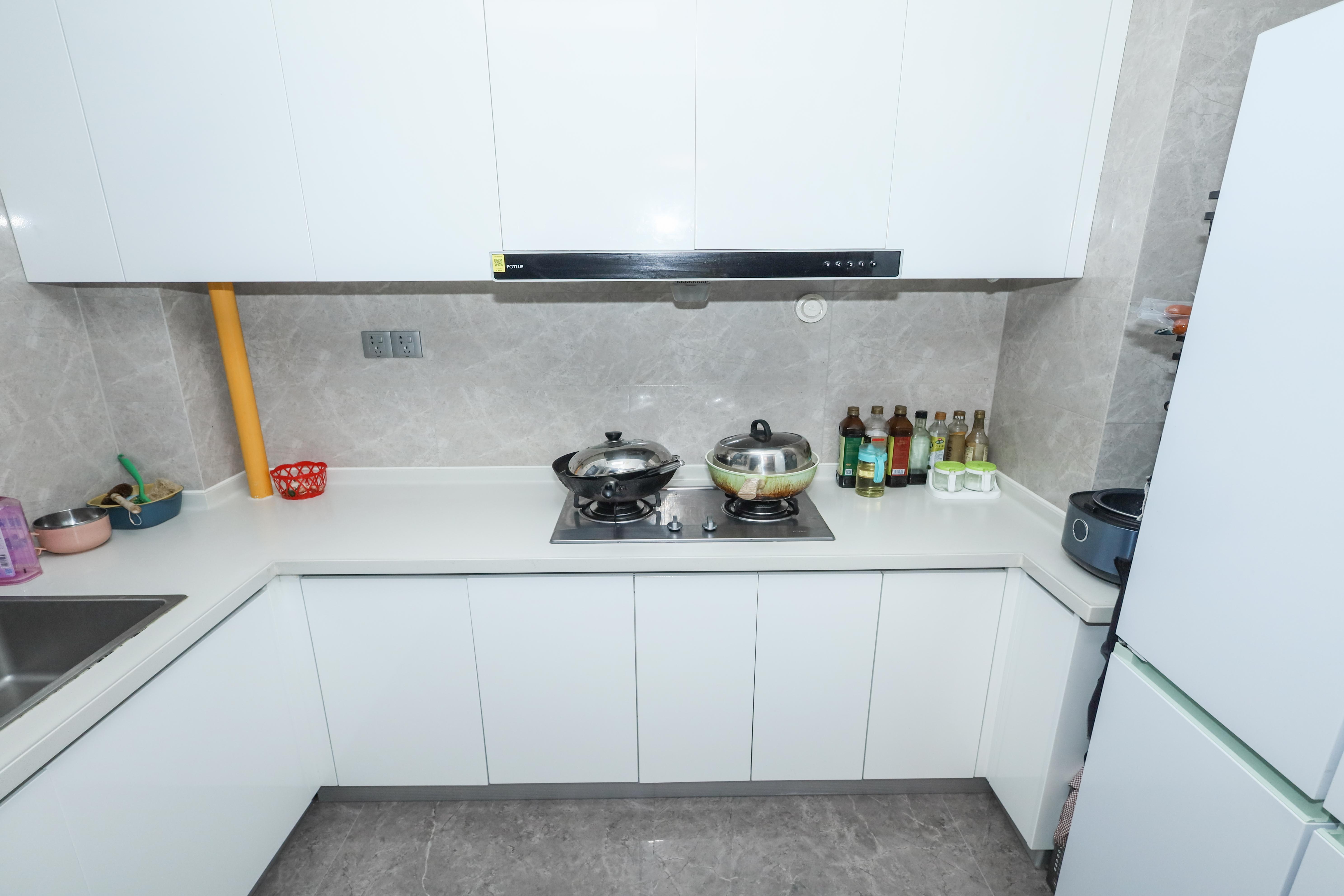 中海阅溪府 4室2厅2卫 220.0万 中海阅溪府 4室2厅2卫 220.0万厨房