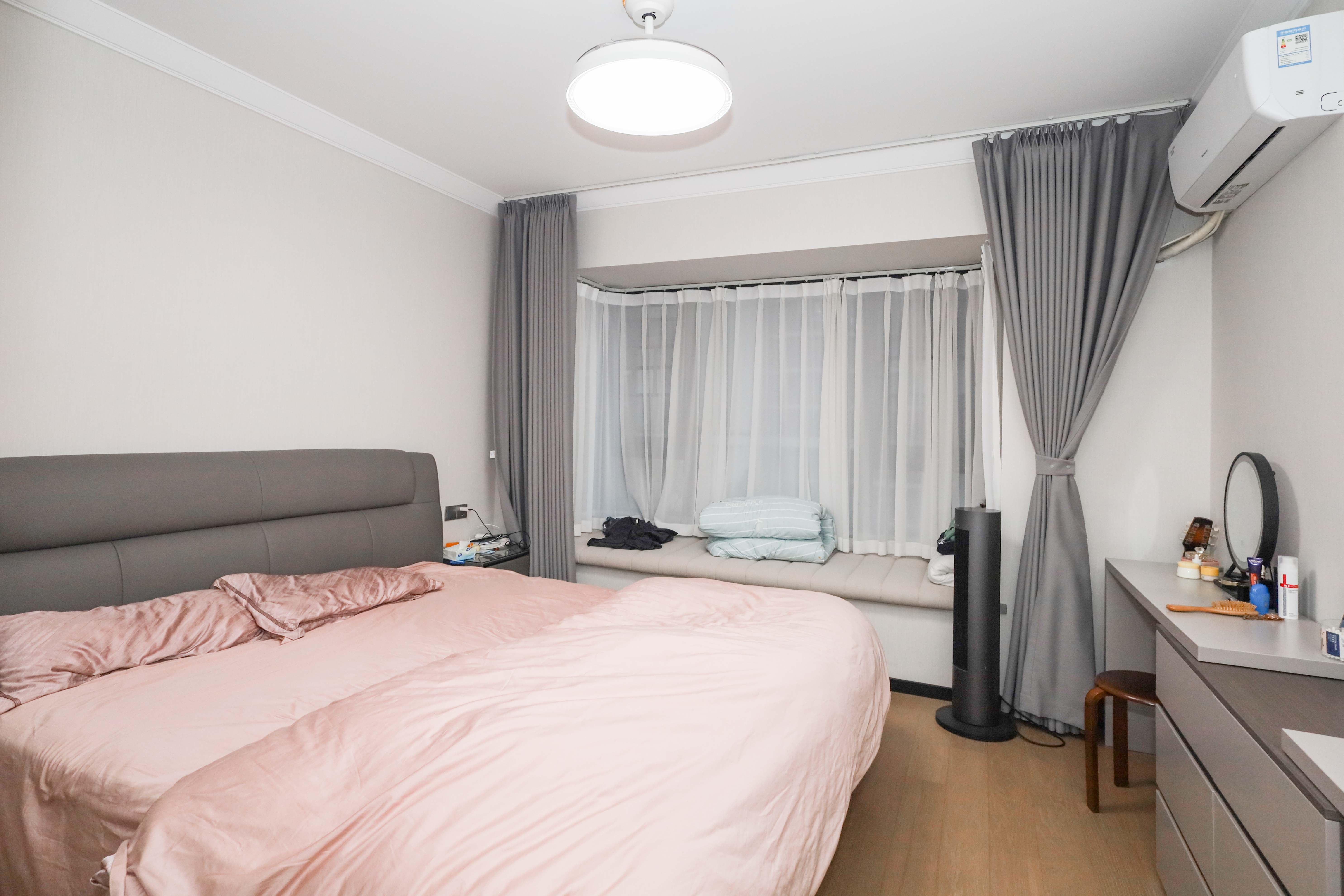 中海阅溪府 4室2厅2卫 220.0万 中海阅溪府 4室2厅2卫 220.0万卧室