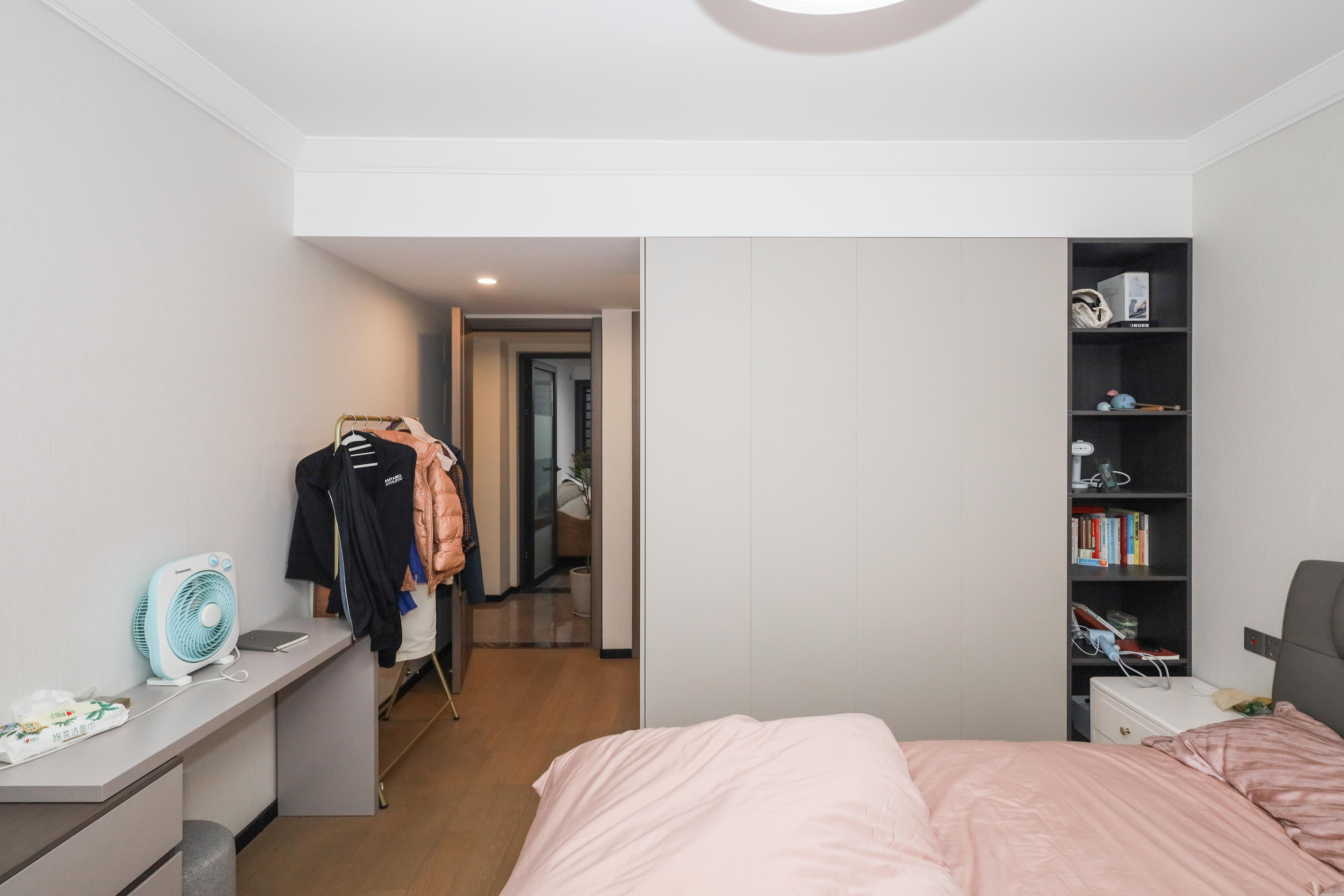 中海阅溪府 4室2厅2卫 220.0万 中海阅溪府 4室2厅2卫 220.0万卧室