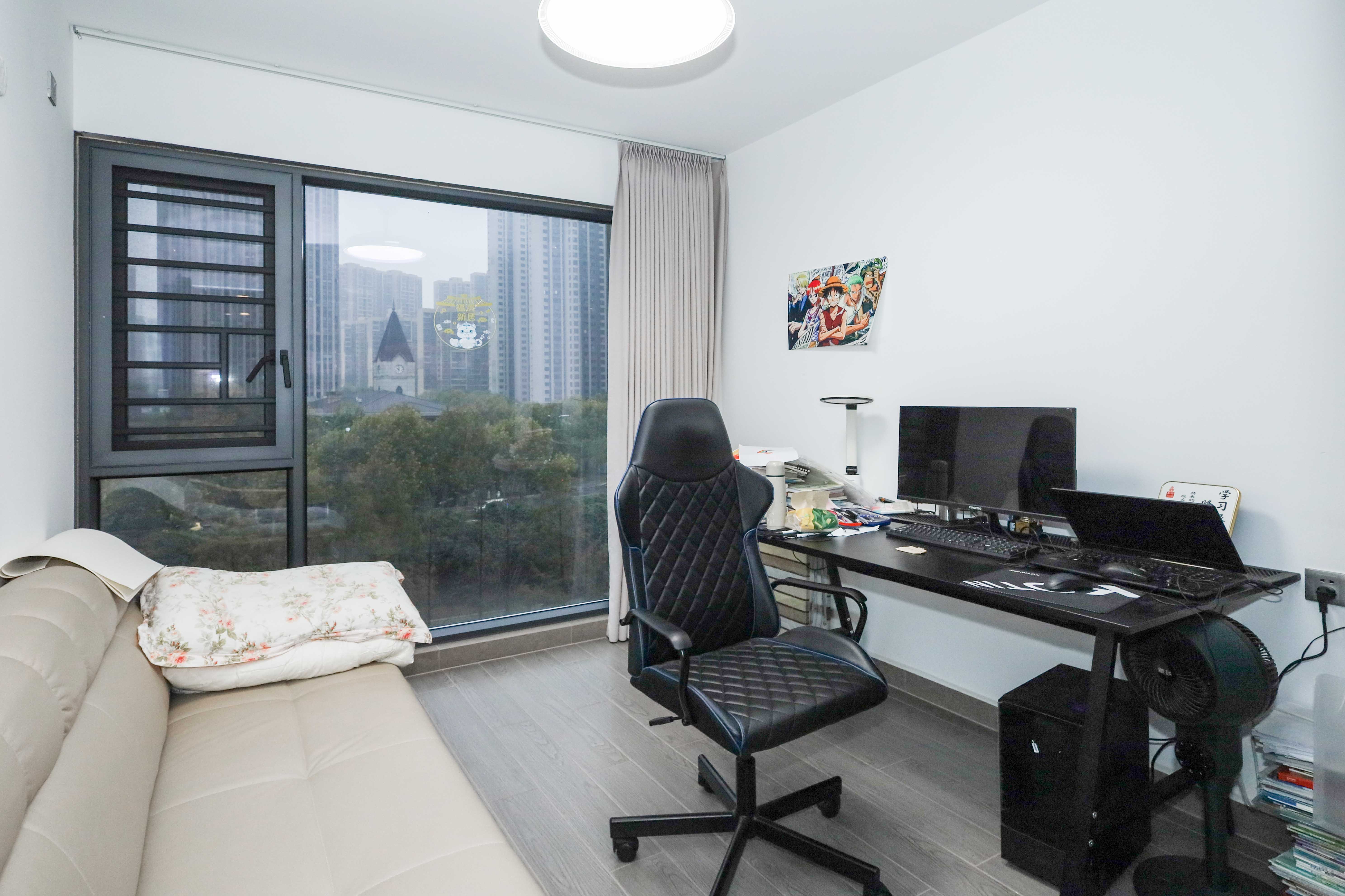 中海阅溪府 4室2厅2卫 220.0万 中海阅溪府 4室2厅2卫 220.0万卧室