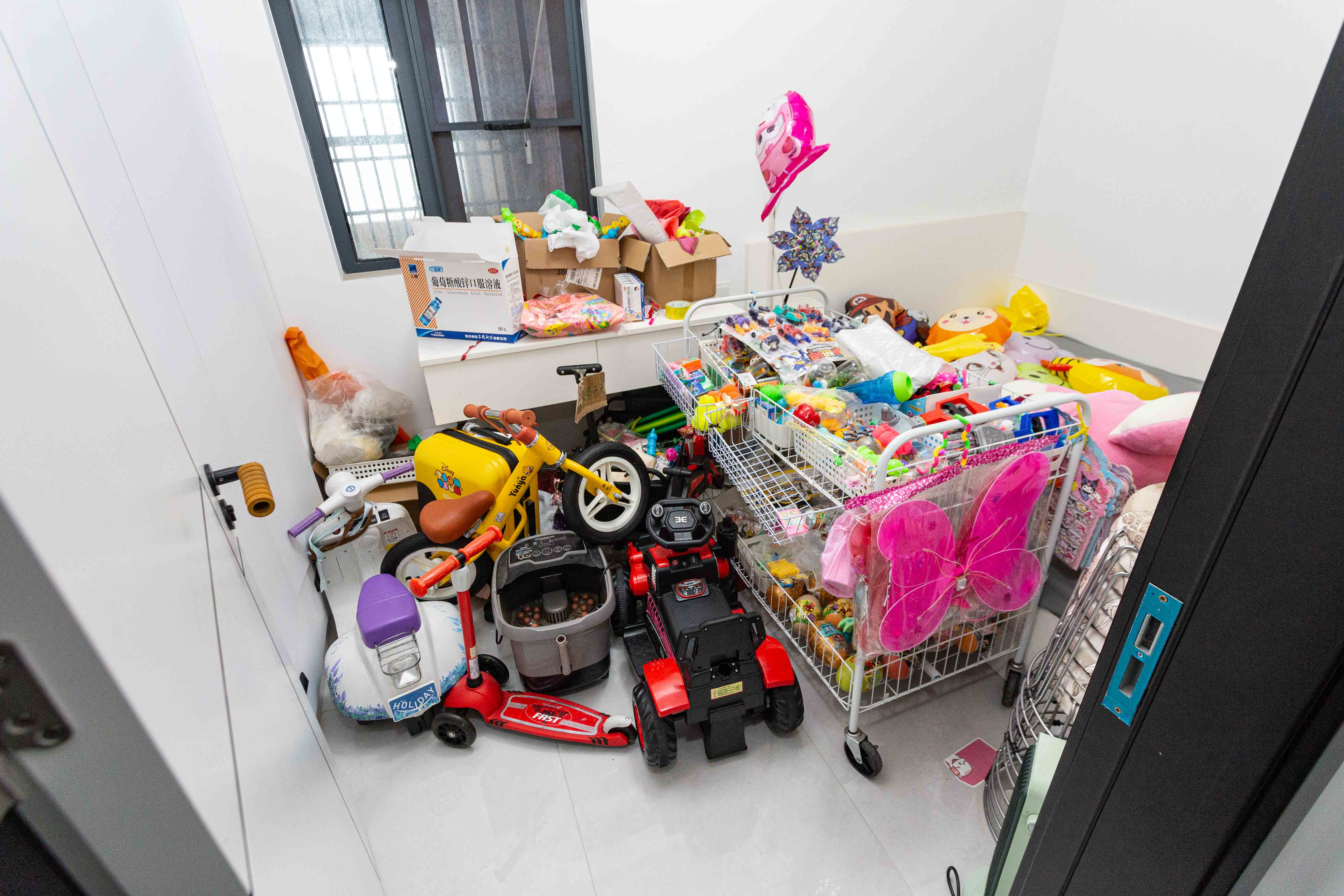 港湘铂玥(天园地芳国际珠宝城)  3室2厅1卫    75.0万 港湘铂玥(天园地芳国际珠宝城)  3室2厅1卫    75.0万卧室