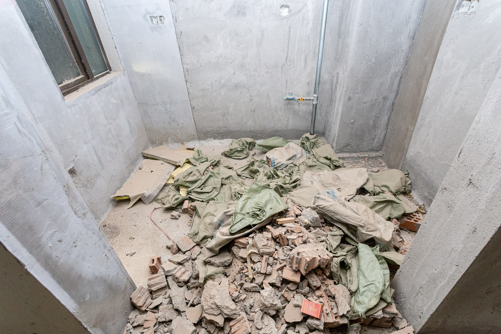 长燃润和天地(长润小区印湘江) 4室2厅2卫 104.5万 长燃润和天地(长润小区印湘江) 4室2厅2卫 104.5万厨房