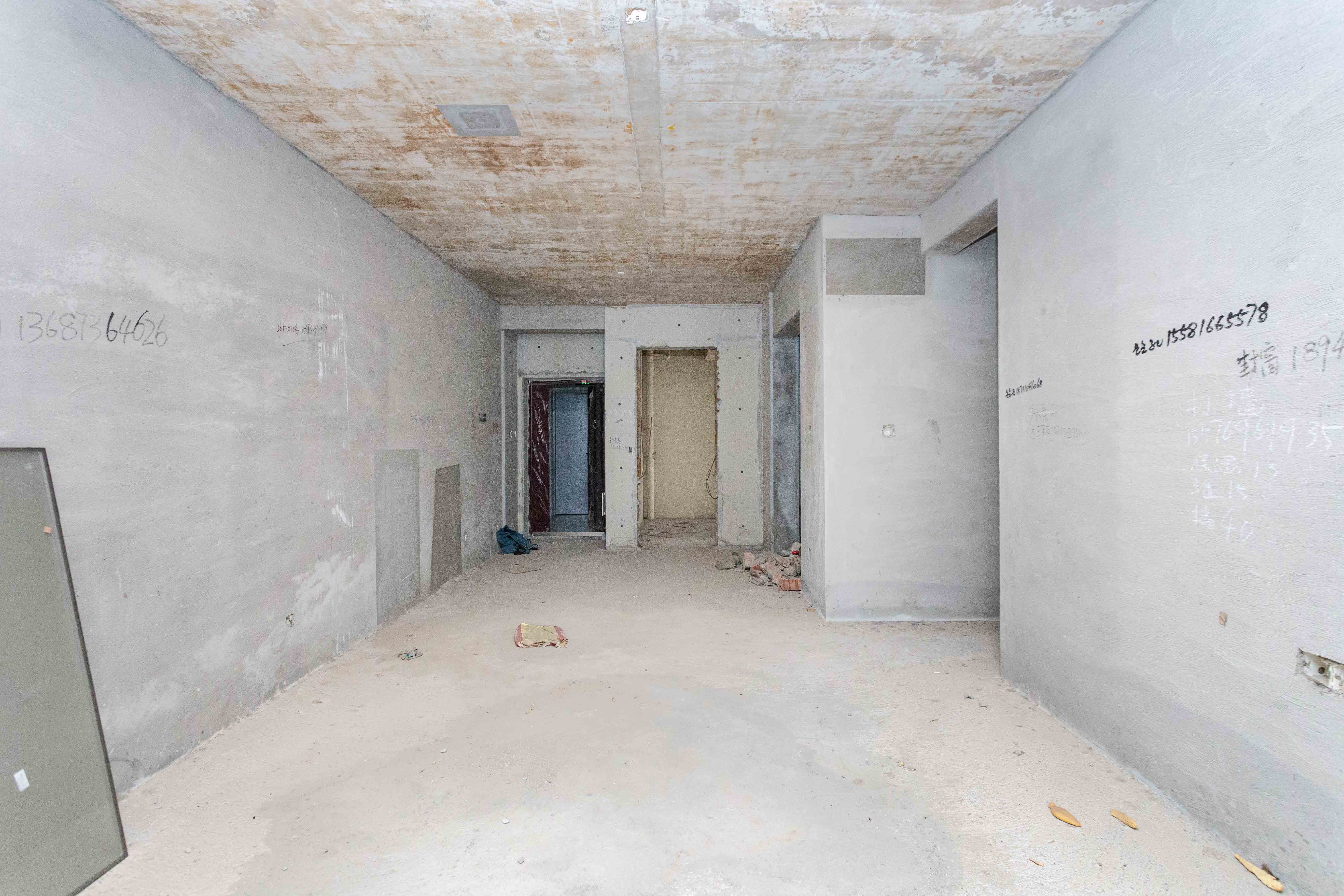 长燃润和天地(长润小区印湘江) 4室2厅2卫 104.5万 长燃润和天地(长润小区印湘江) 4室2厅2卫 104.5万客厅