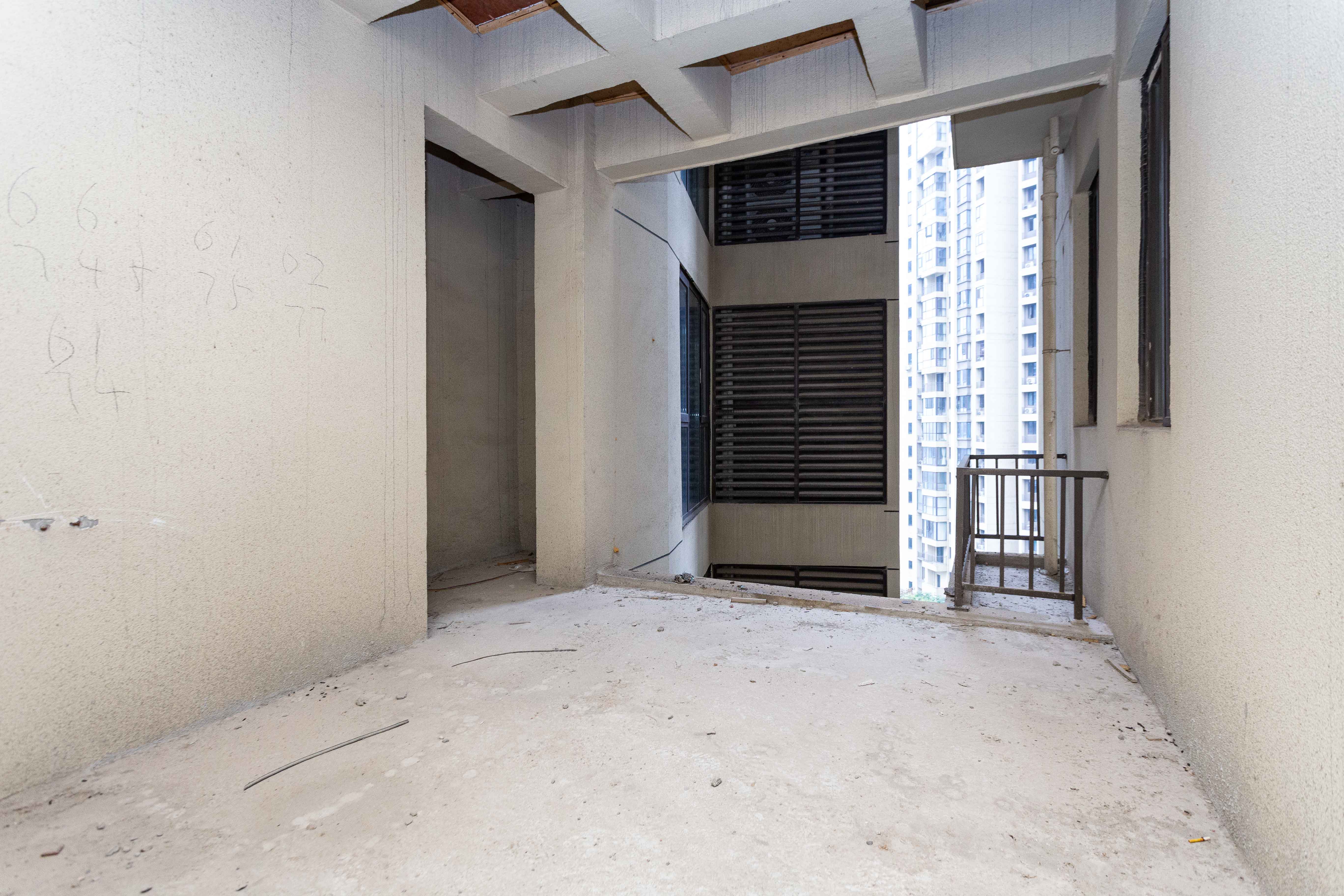 长燃润和天地(长润小区印湘江) 4室2厅2卫 104.5万 长燃润和天地(长润小区印湘江) 4室2厅2卫 104.5万卧室