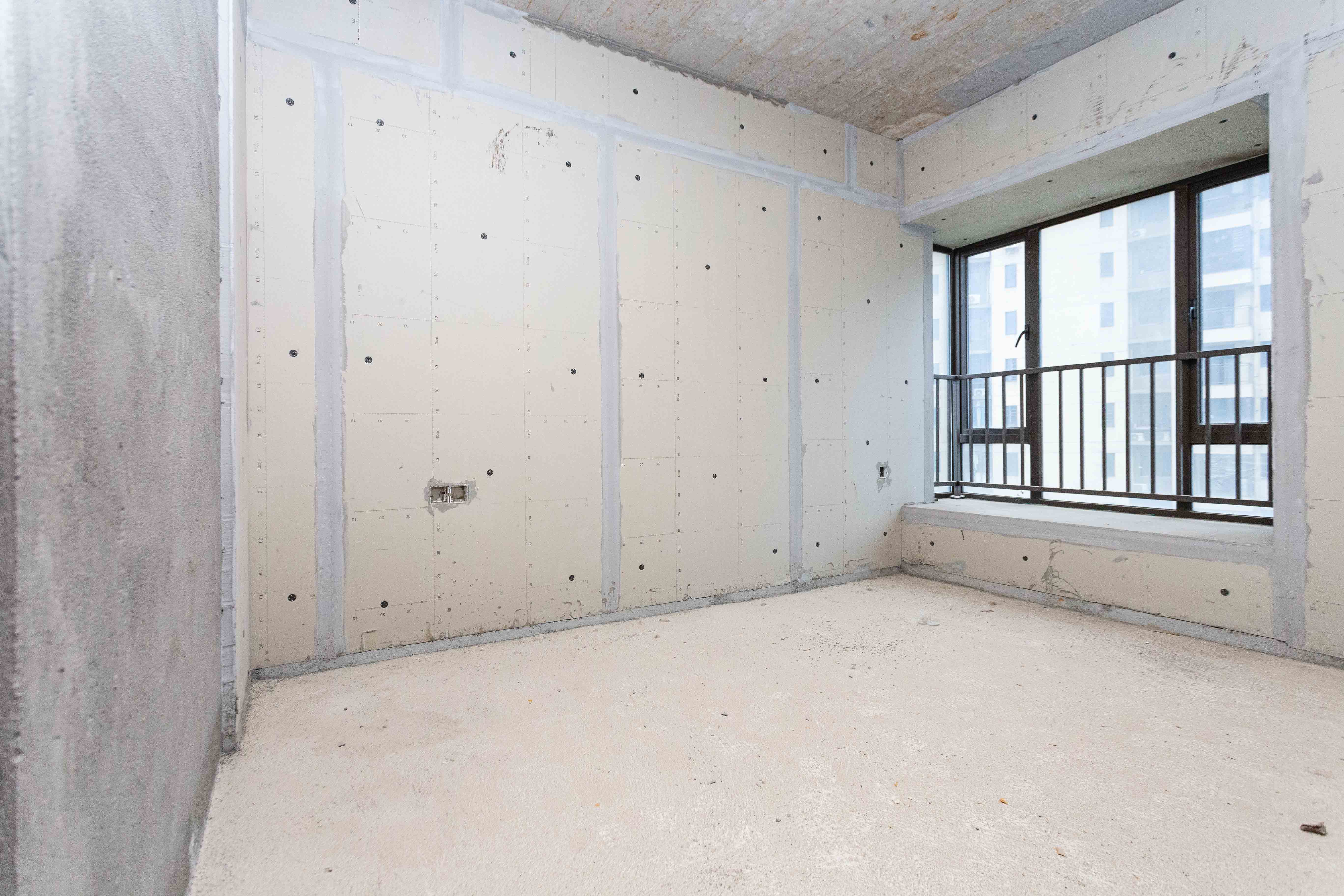 长燃润和天地(长润小区印湘江) 4室2厅2卫 104.5万 长燃润和天地(长润小区印湘江) 4室2厅2卫 104.5万卧室