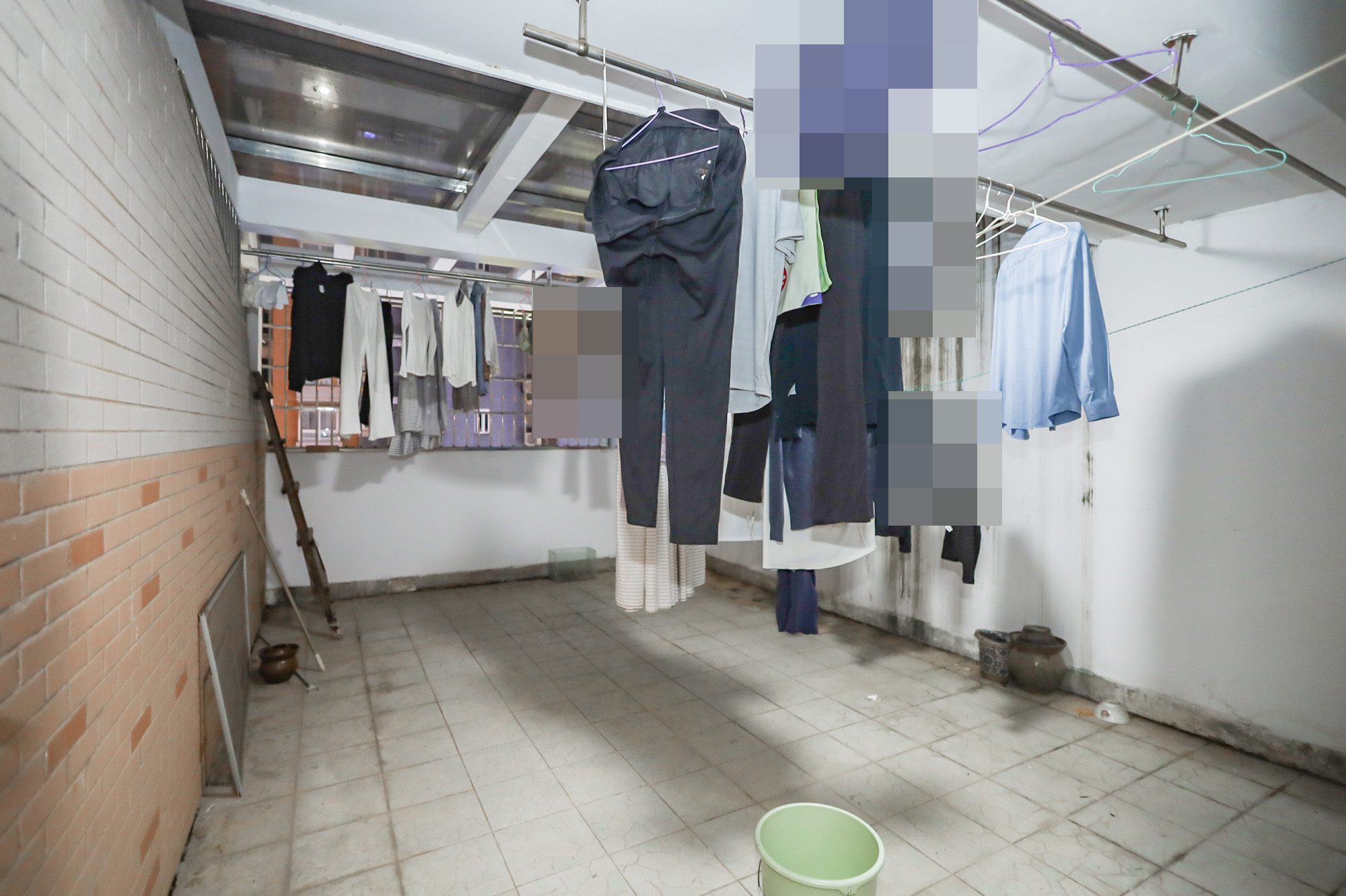 新雅园  4室2厅2卫   108.00万阳台