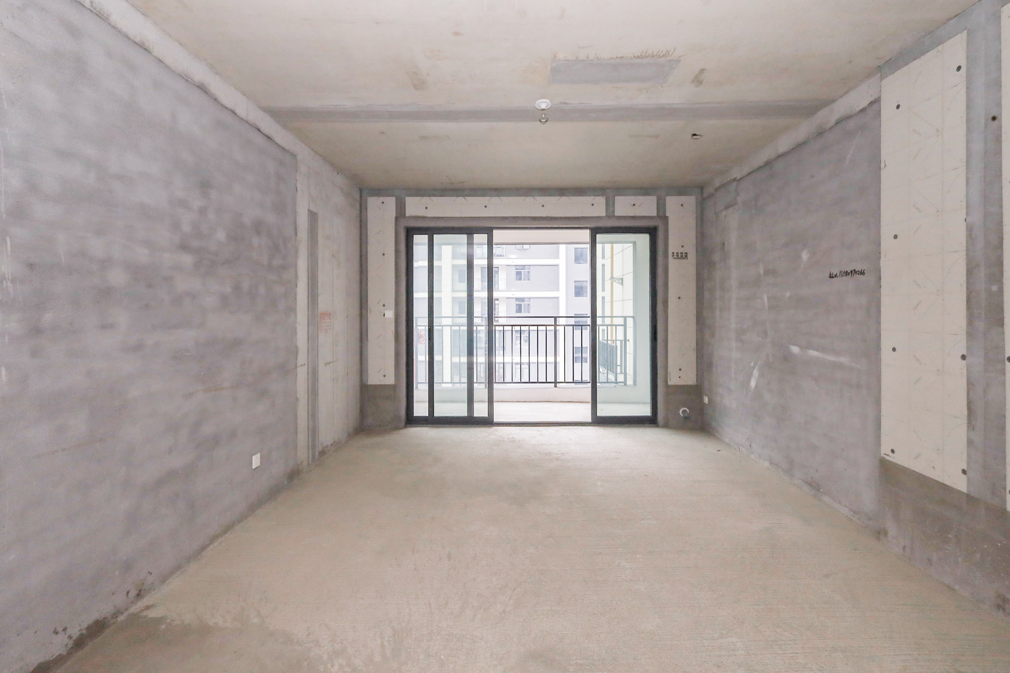 轨道中建麓江府  4室2厅2卫   198.00万