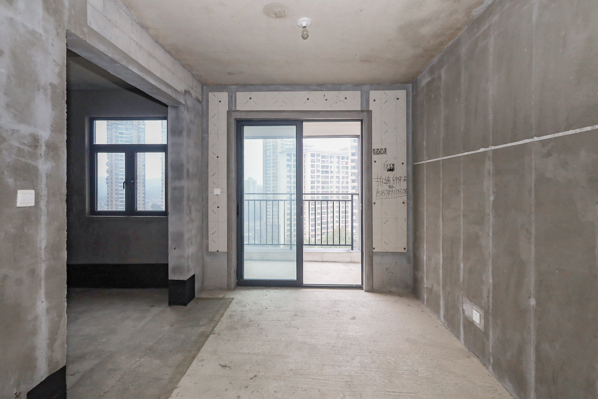 轨道中建麓江府  4室2厅2卫   198.00万其他