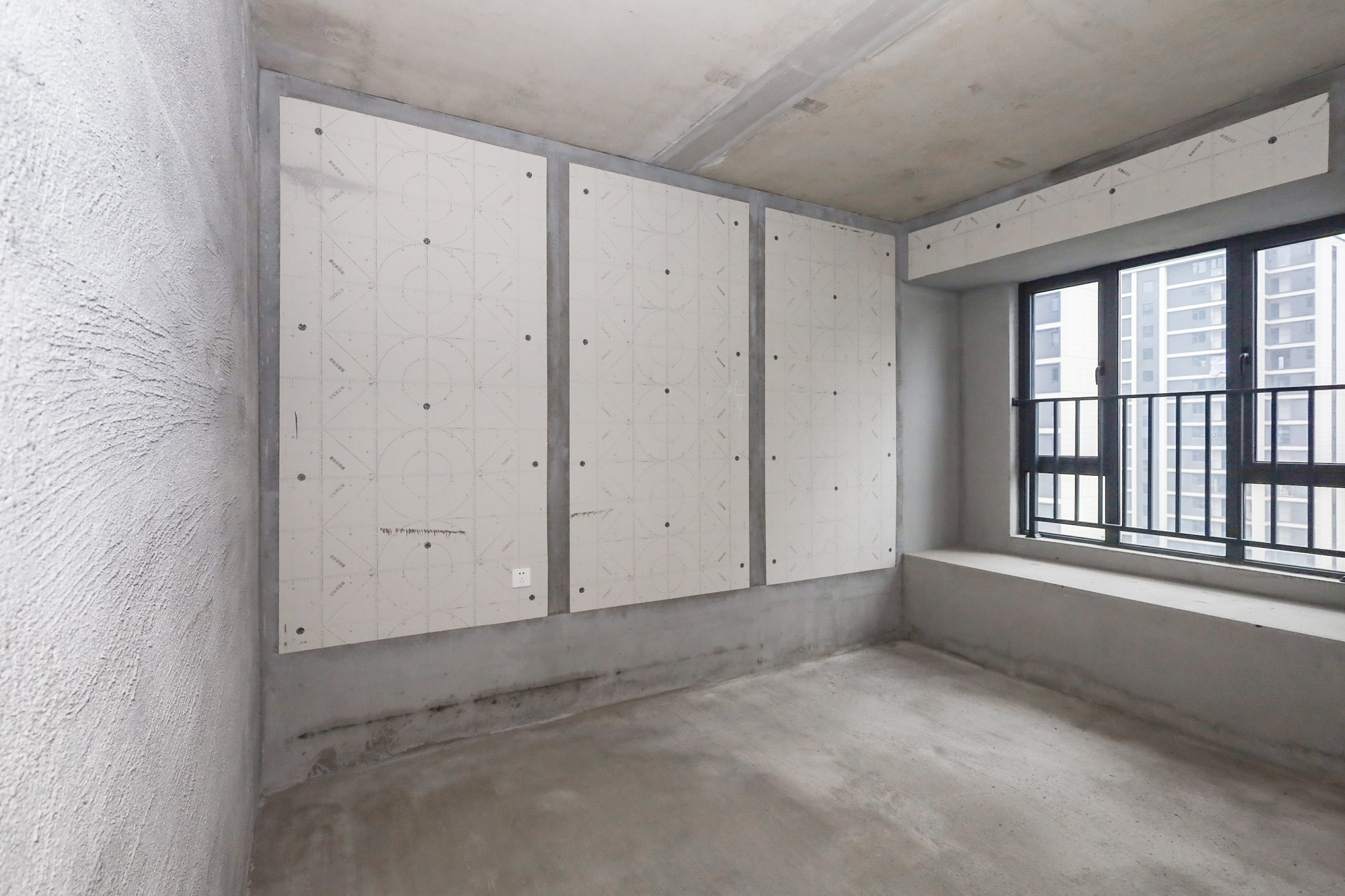 轨道中建麓江府  4室2厅2卫   198.00万卧室