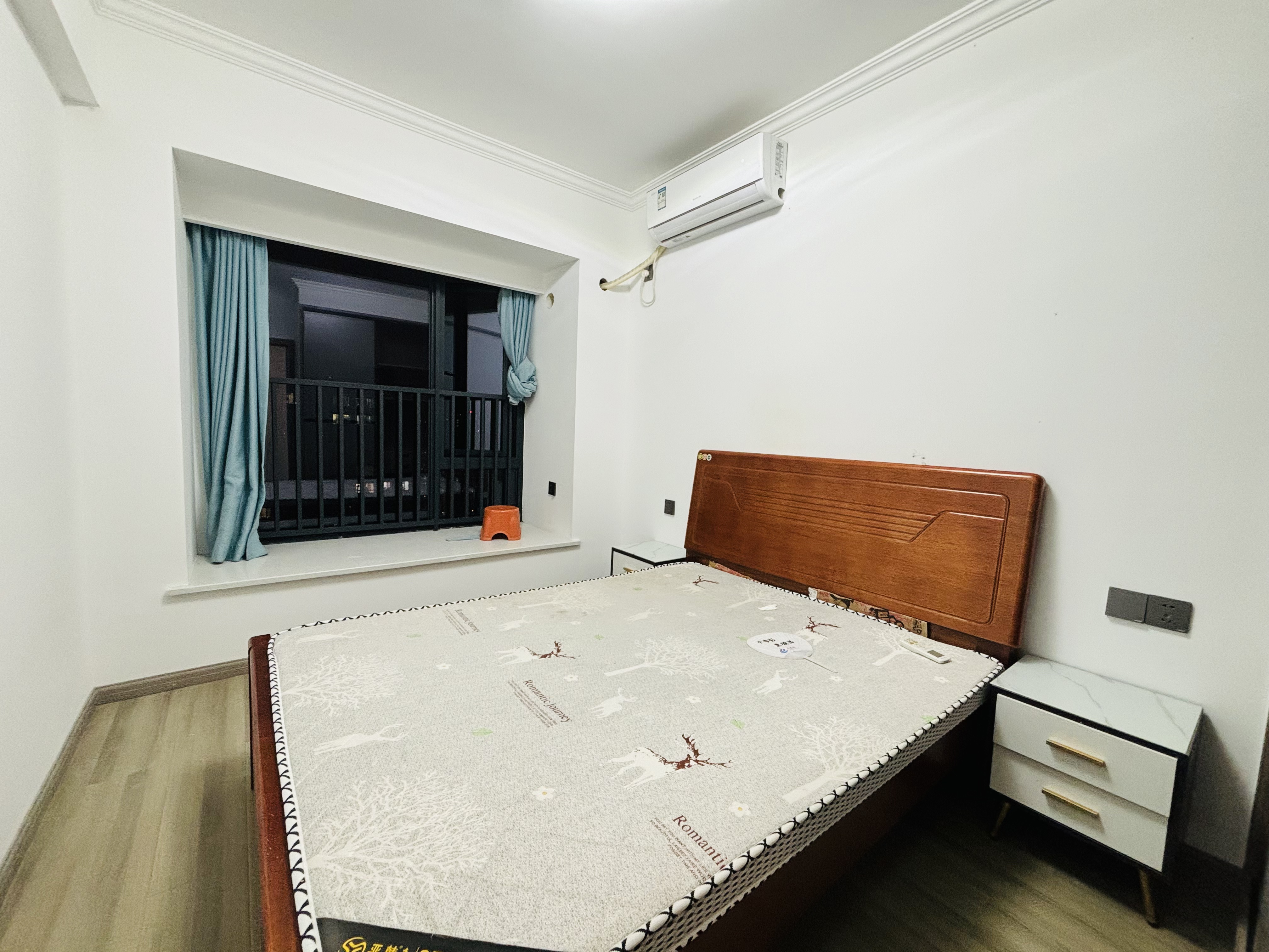 南山梅溪一方 4室2厅2卫 3300.0元/月 南山梅溪一方 4室2厅2卫 3300.0元/月室内图