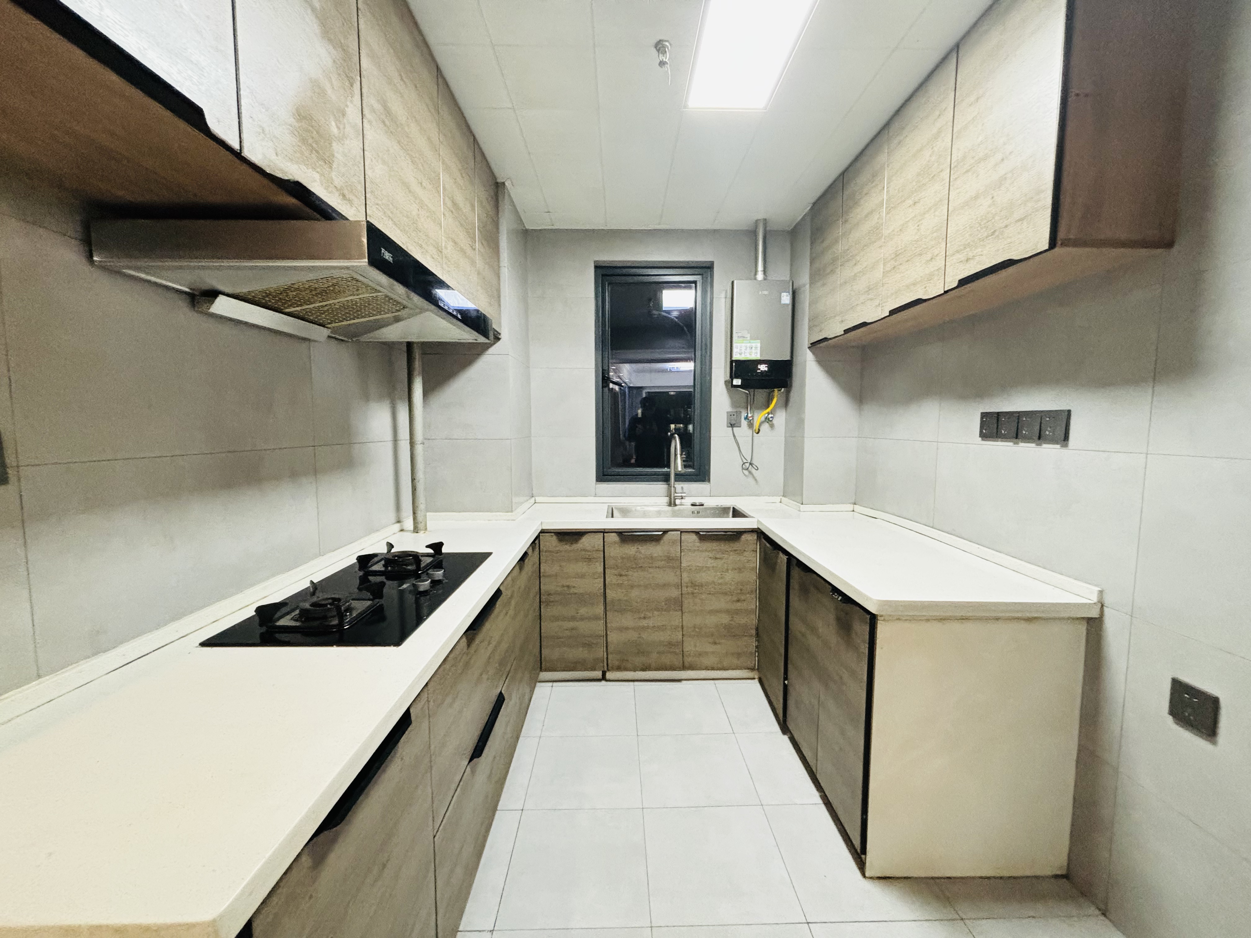 南山梅溪一方 4室2厅2卫 3300.0元/月 南山梅溪一方 4室2厅2卫 3300.0元/月室内图