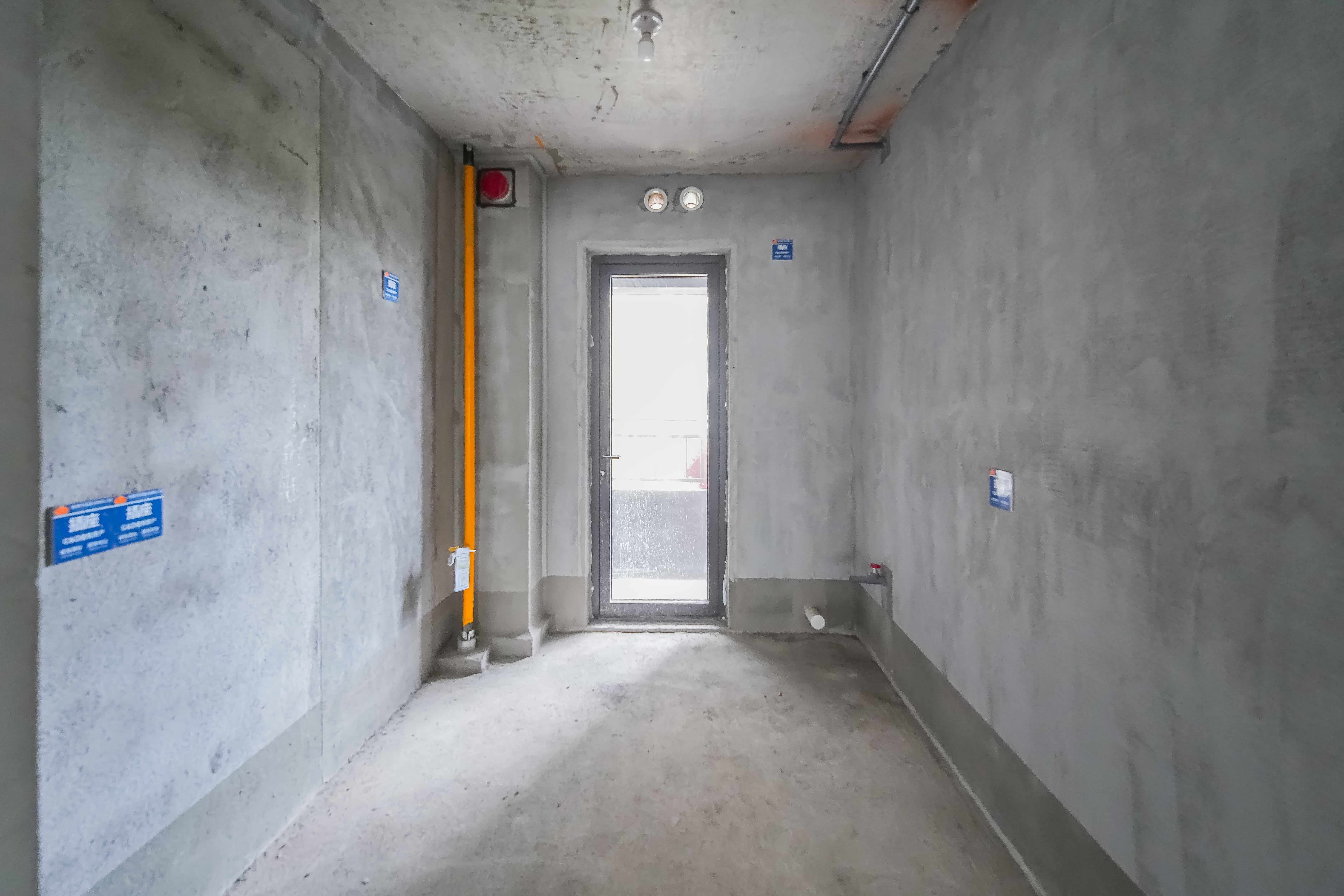 建发玖洲和玺  4室2厅2卫   158.00万其他