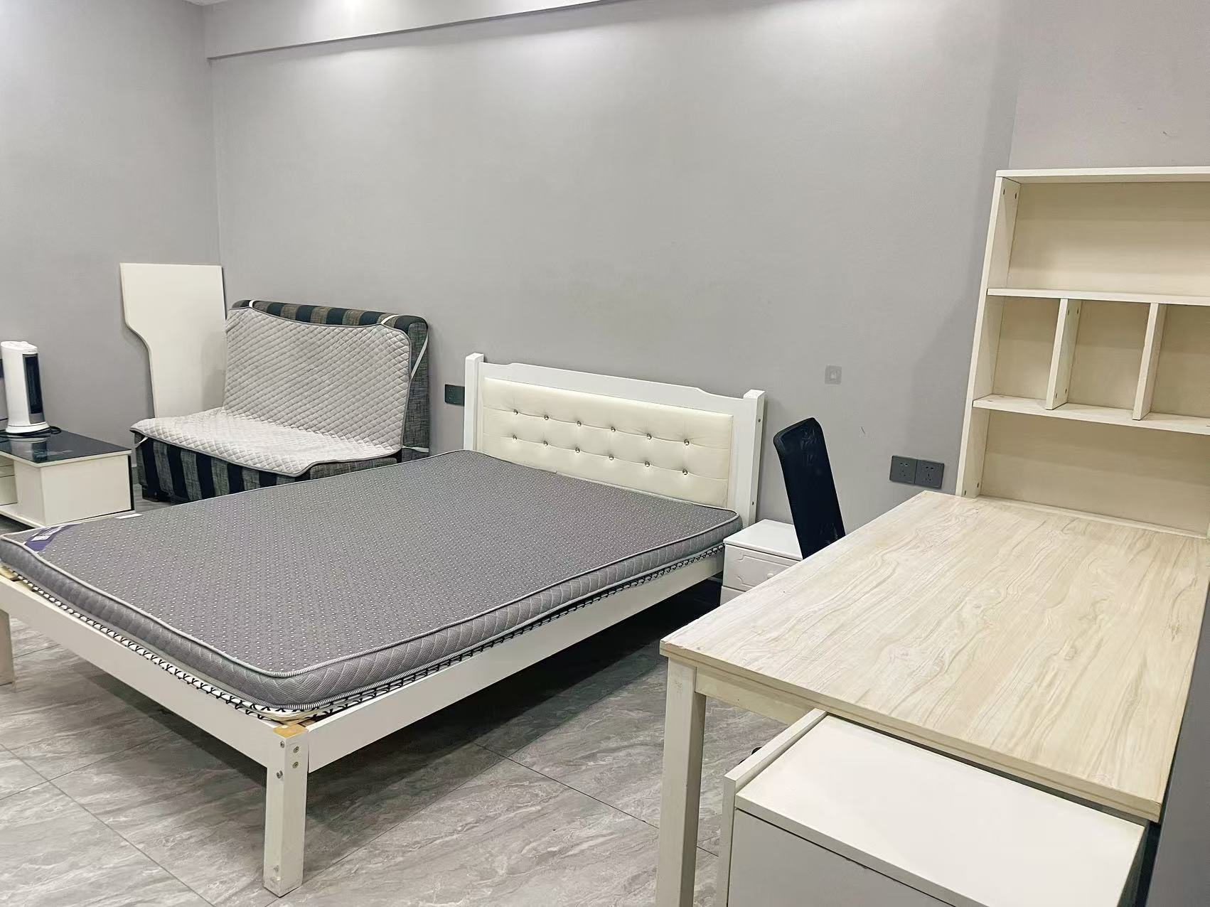 和顺天河广场(型格广场) 1室1厅1卫 1200.0元/月 和顺天河广场(型格广场) 1室1厅1卫 1200.0元/月室内图