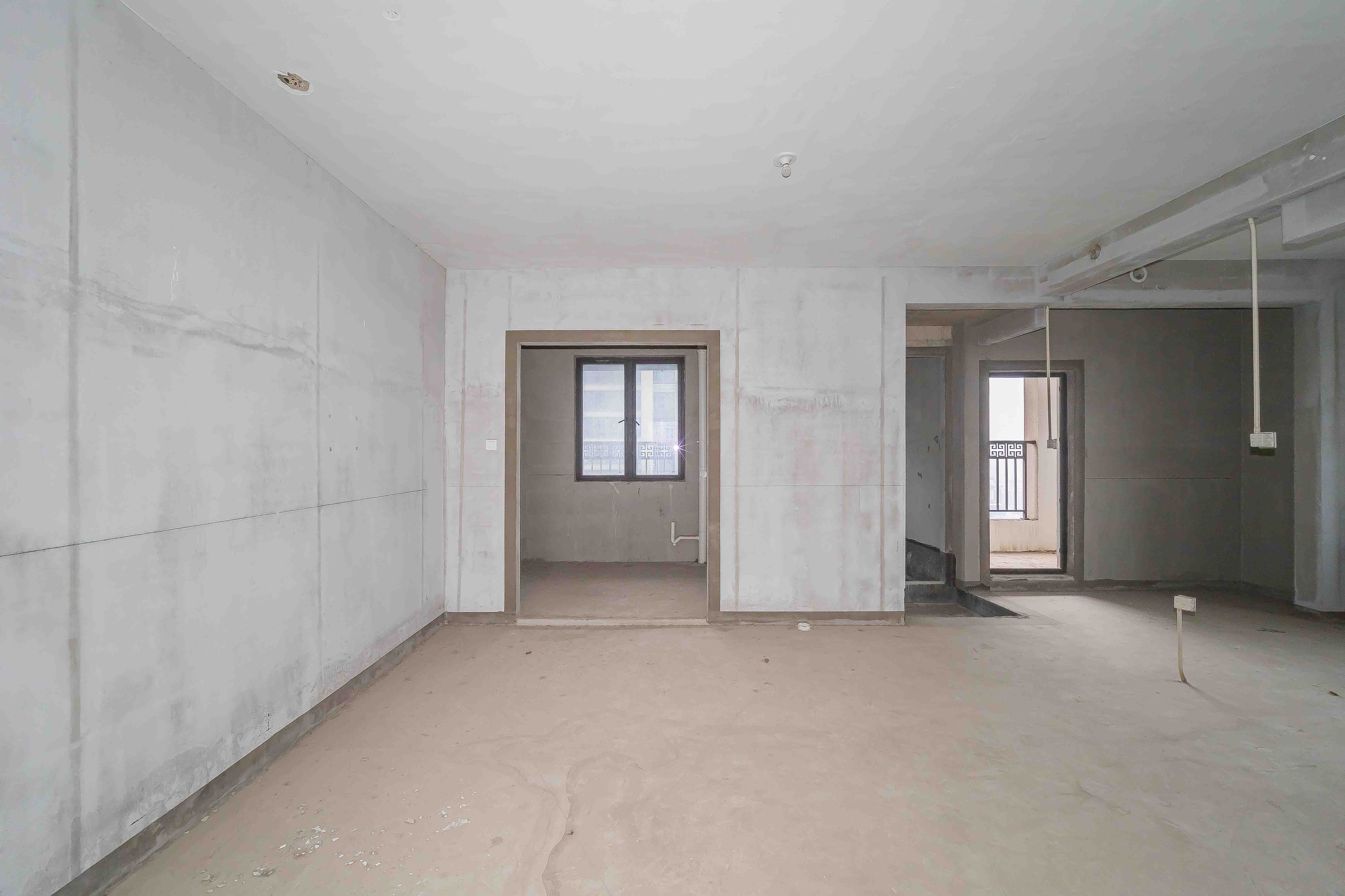 建发央玺（建发泱玺雅苑）  4室2厅2卫   315.00万客厅