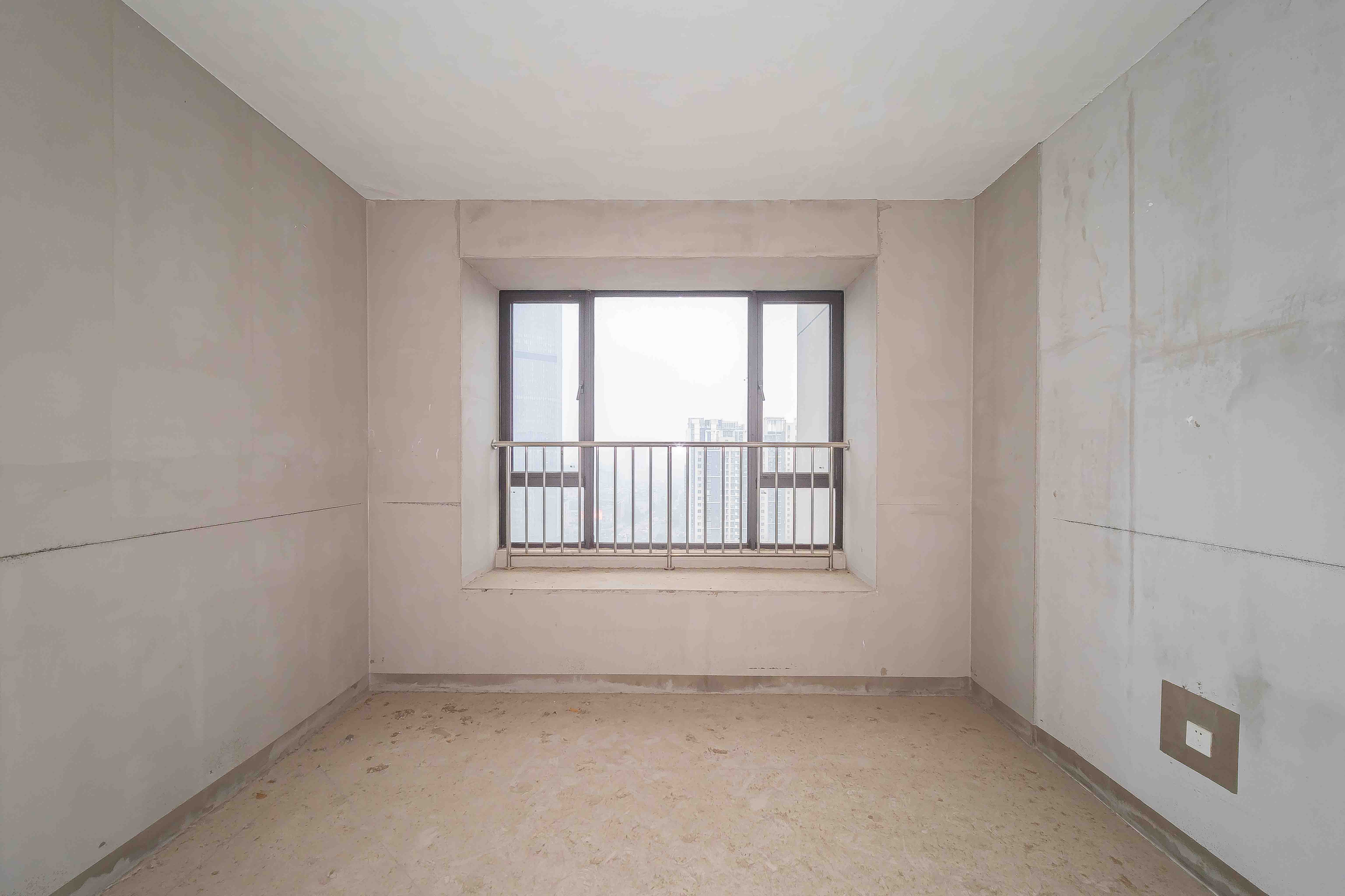 建发央玺（建发泱玺雅苑）  4室2厅2卫   315.00万卧室