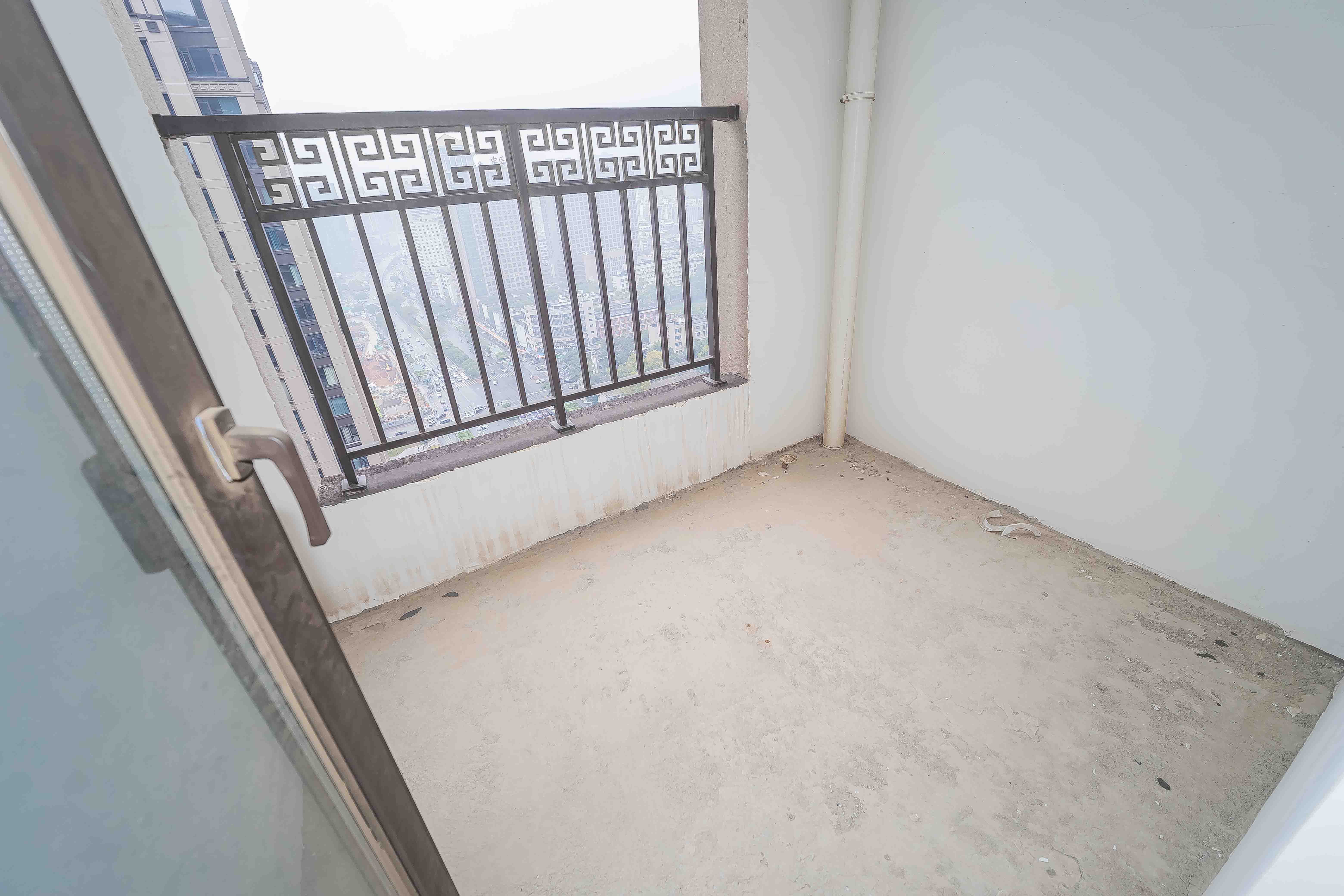 建发央玺（建发泱玺雅苑）  4室2厅2卫   315.00万阳台