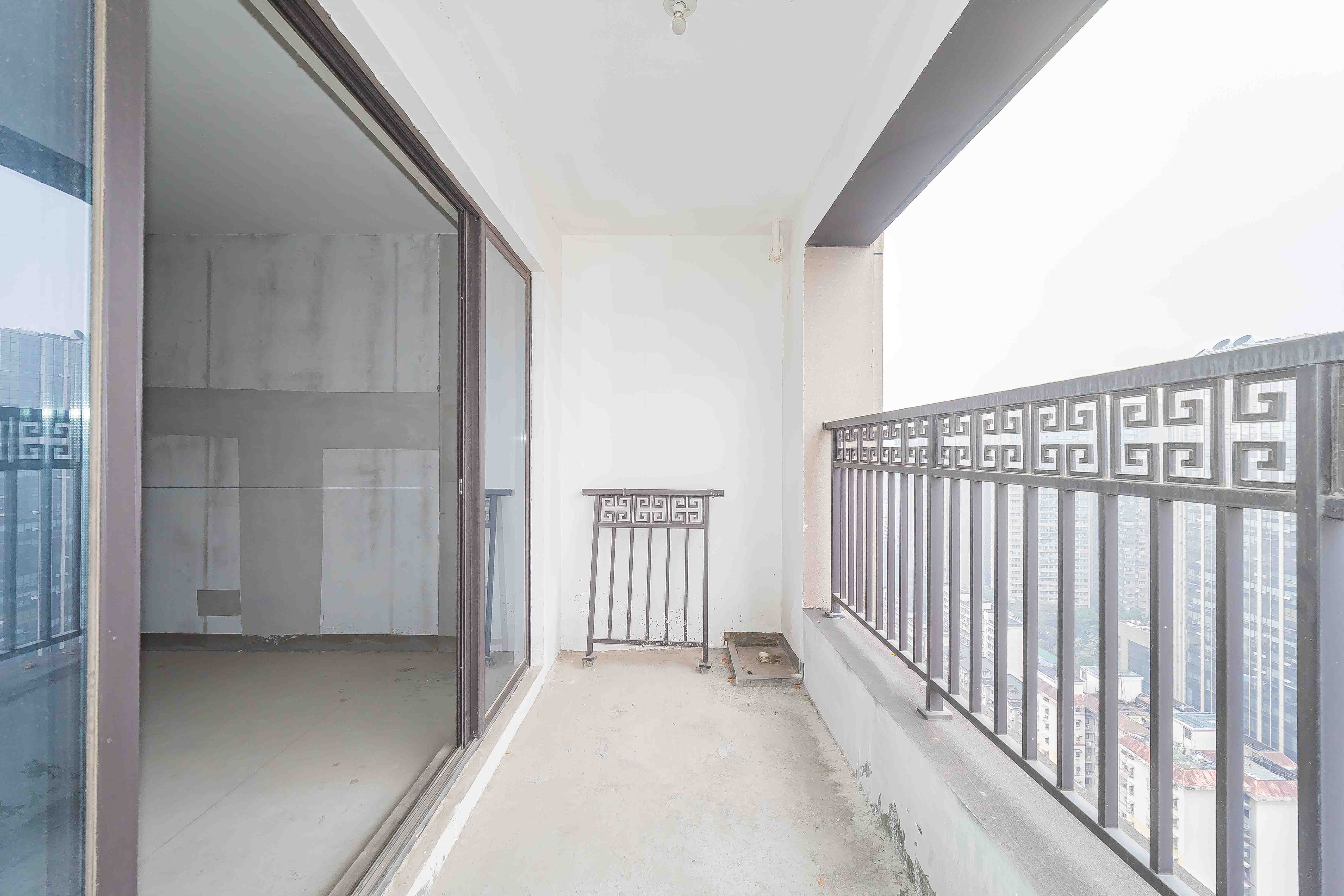 建发央玺（建发泱玺雅苑）  4室2厅2卫   315.00万阳台
