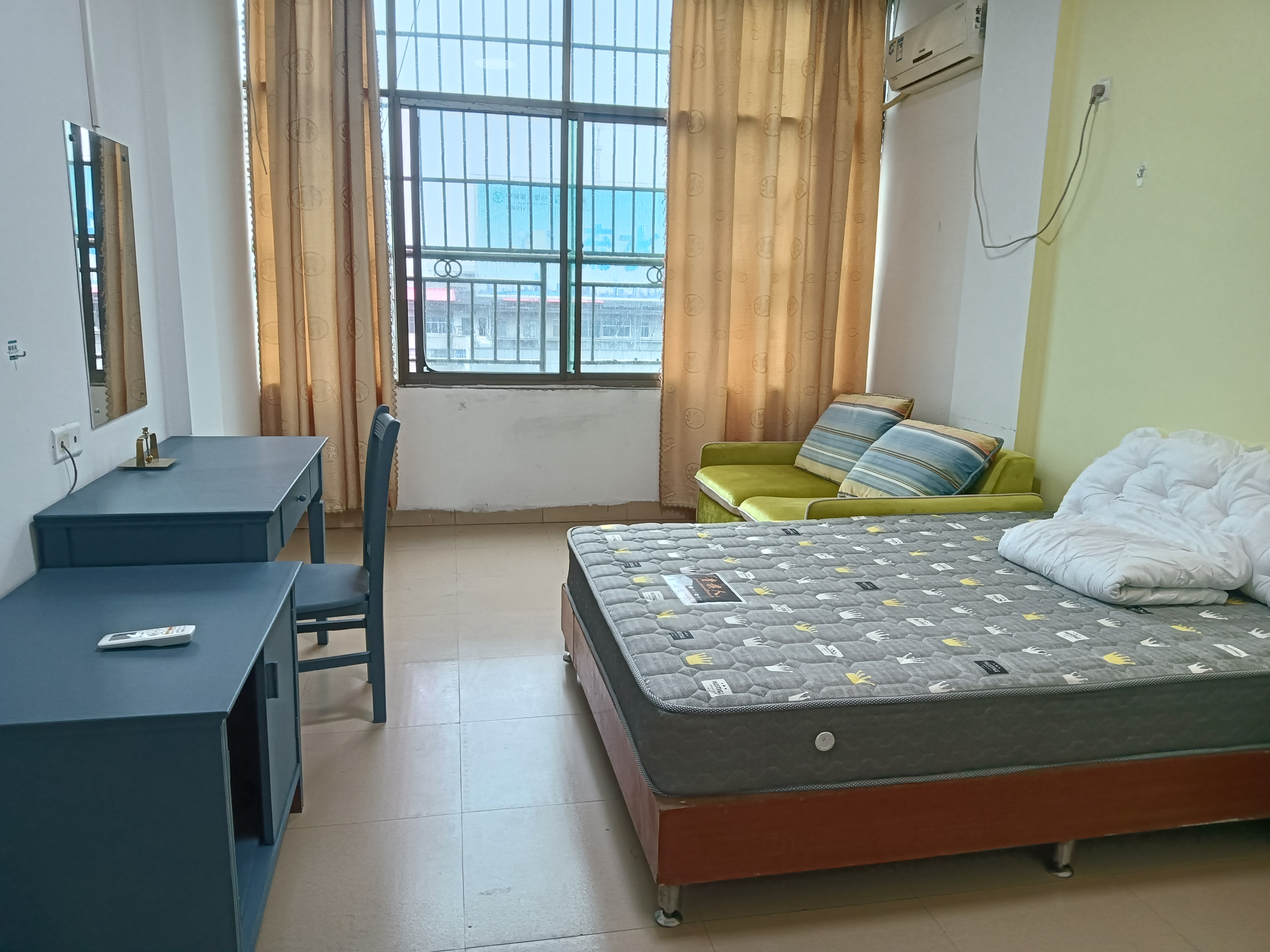 解放西路散盘 1室1厅1卫 700.0元/月 解放西路散盘 1室1厅1卫 700.0元/月室内图