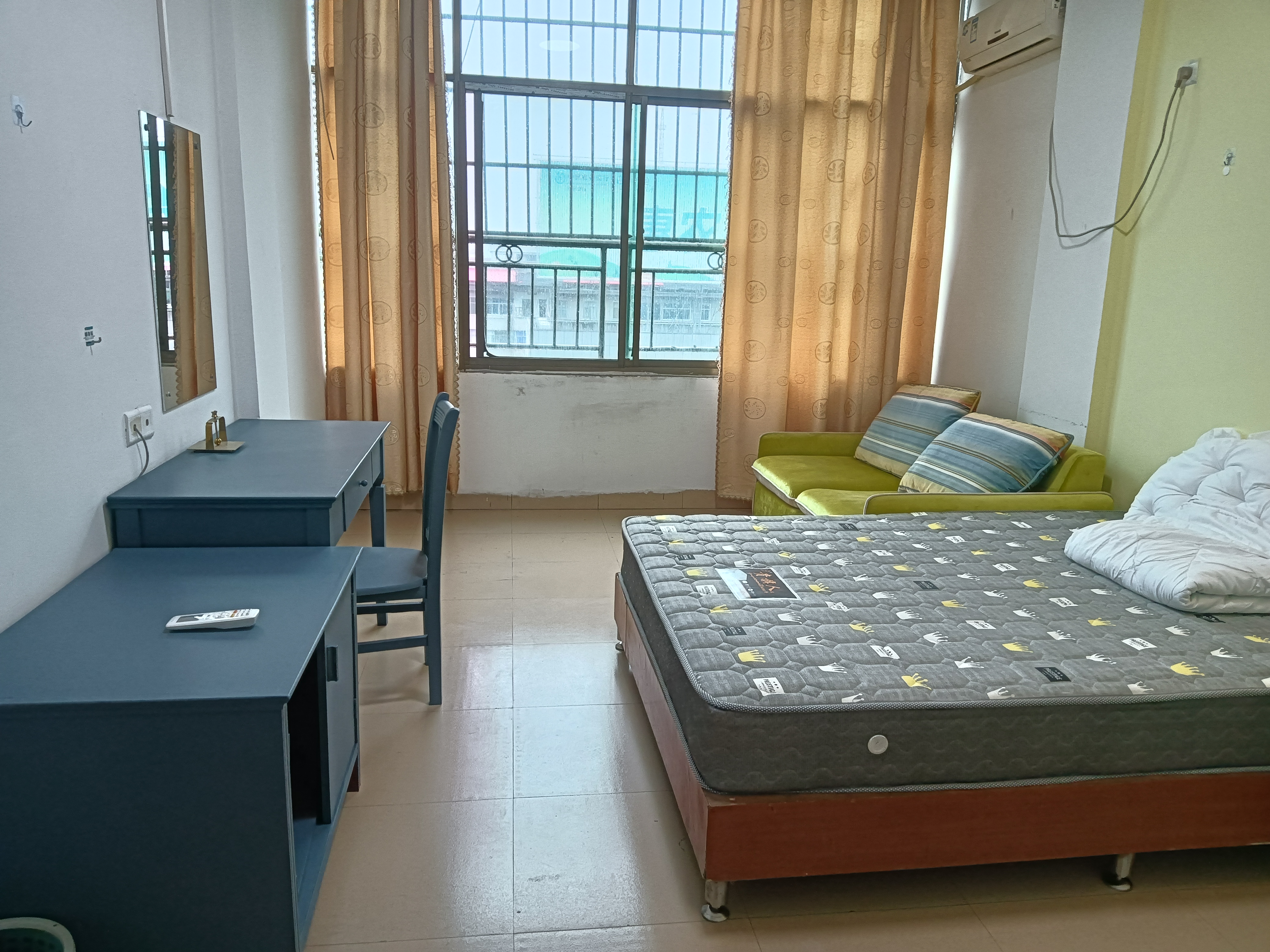 解放西路散盘 1室1厅1卫 700.0元/月 解放西路散盘 1室1厅1卫 700.0元/月室内图