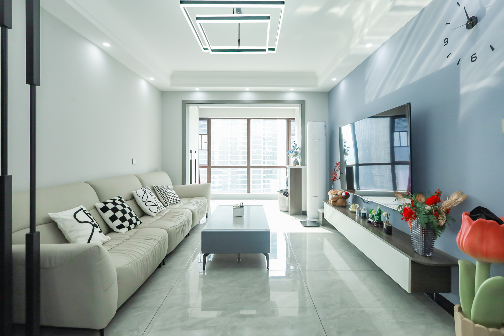 保利西海岸B区  3室2厅2卫    190.0万 保利西海岸B区  3室2厅2卫    190.0万客厅