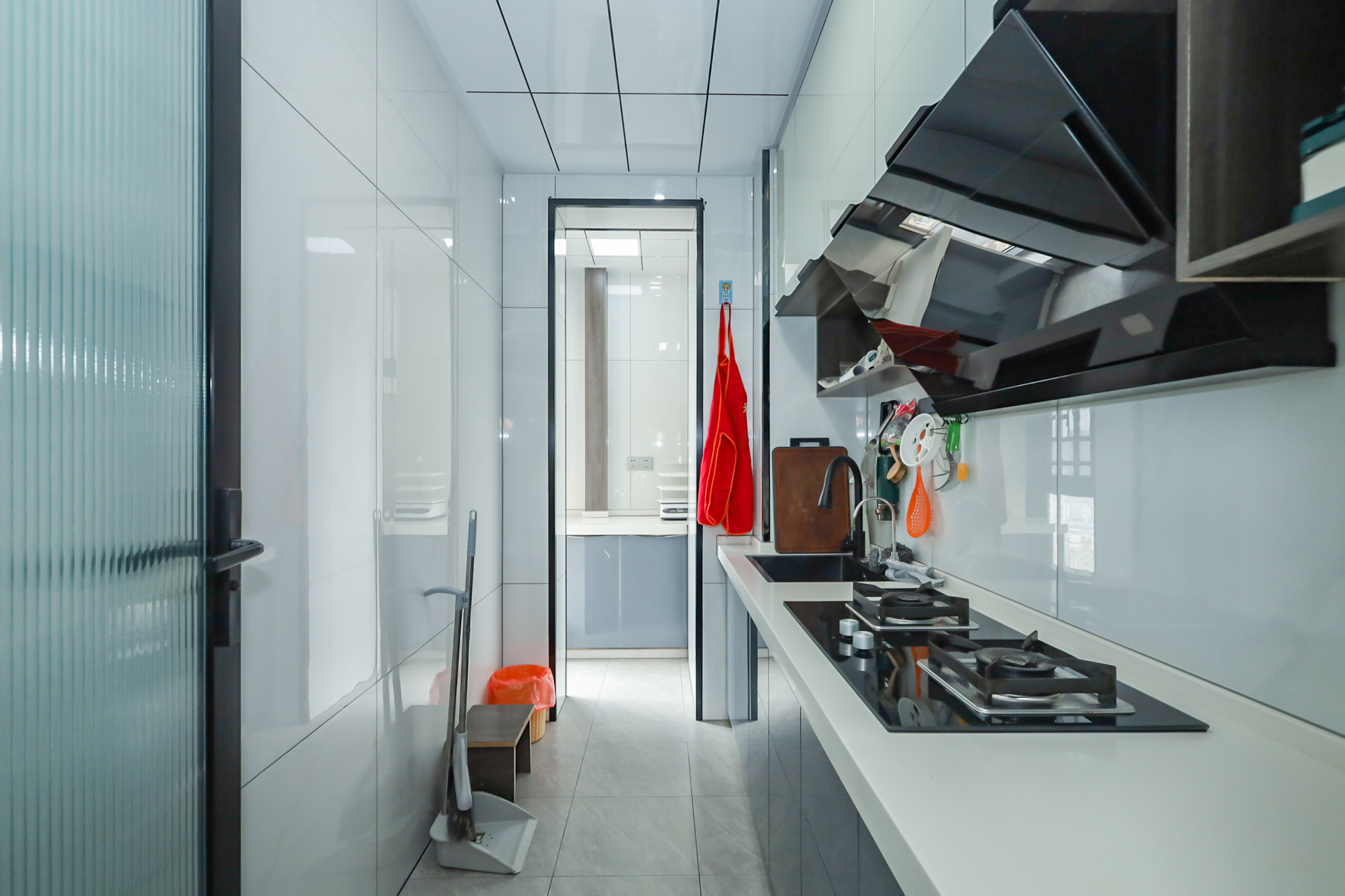 保利西海岸B区  3室2厅2卫    190.0万 保利西海岸B区  3室2厅2卫    190.0万厨房